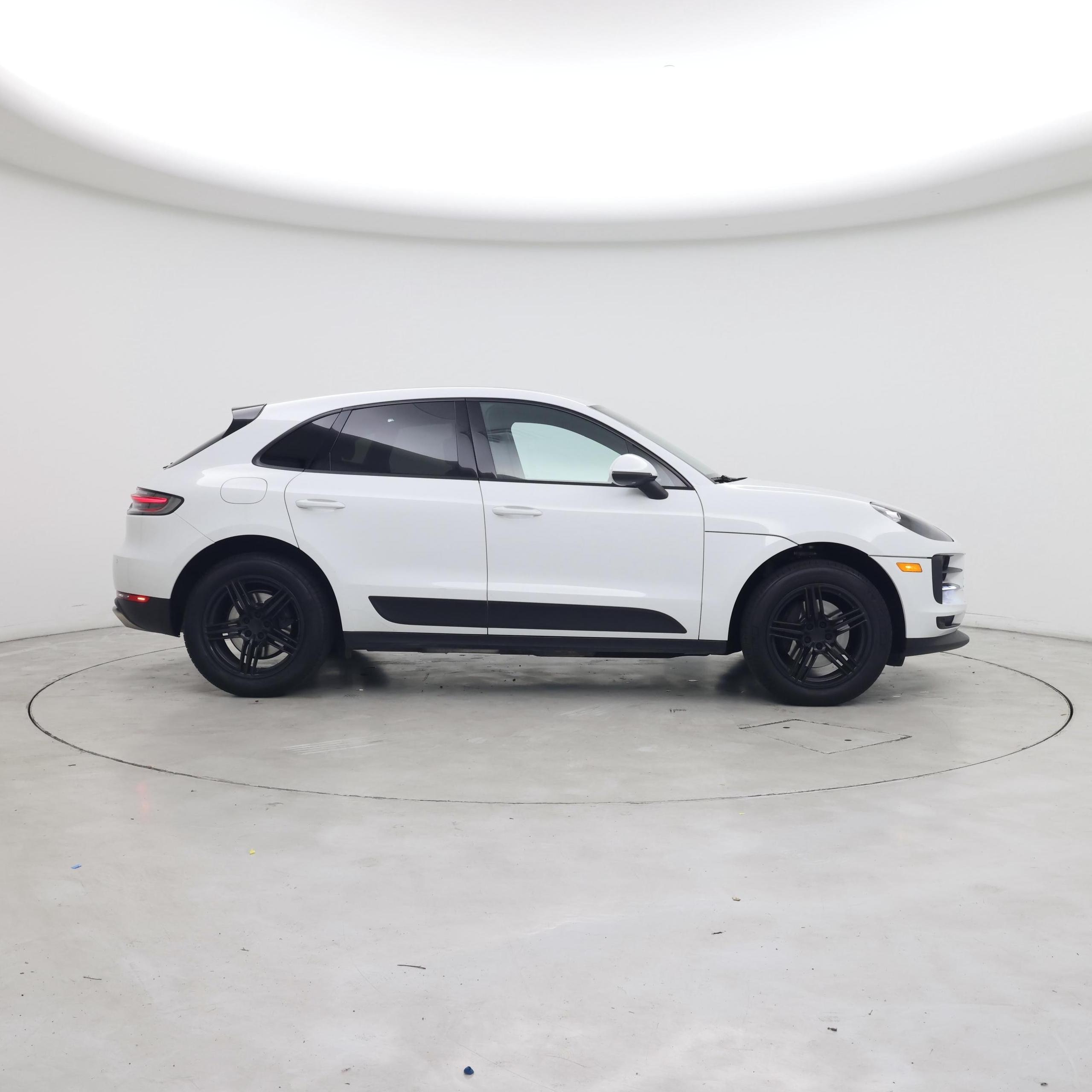 Thumbnail: 2020 Porsche Macan - 7