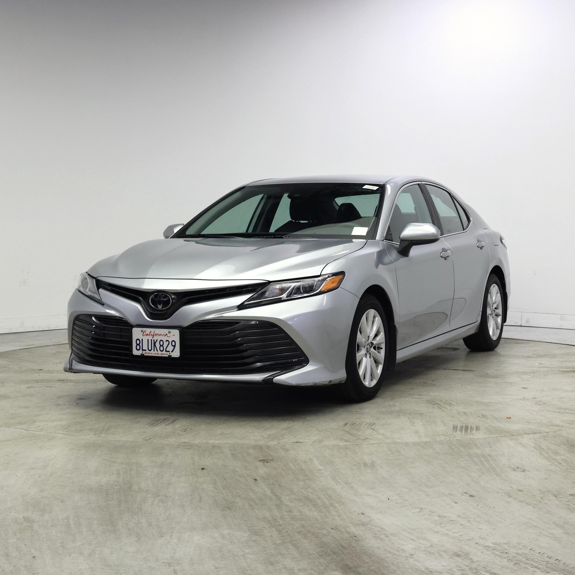 Thumbnail: 2019 Toyota Camry - 4