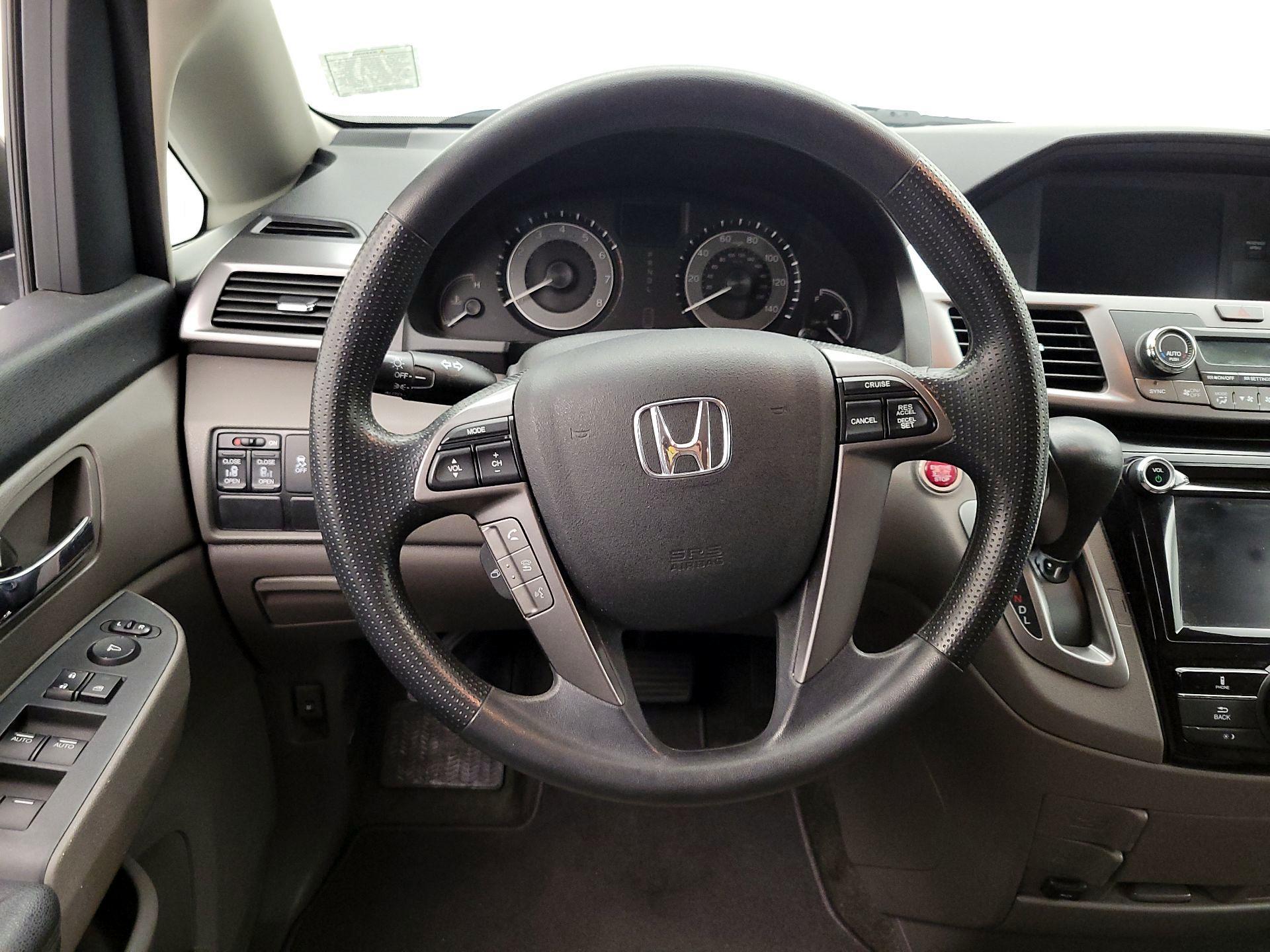 Thumbnail: 2014 Honda Odyssey - 10