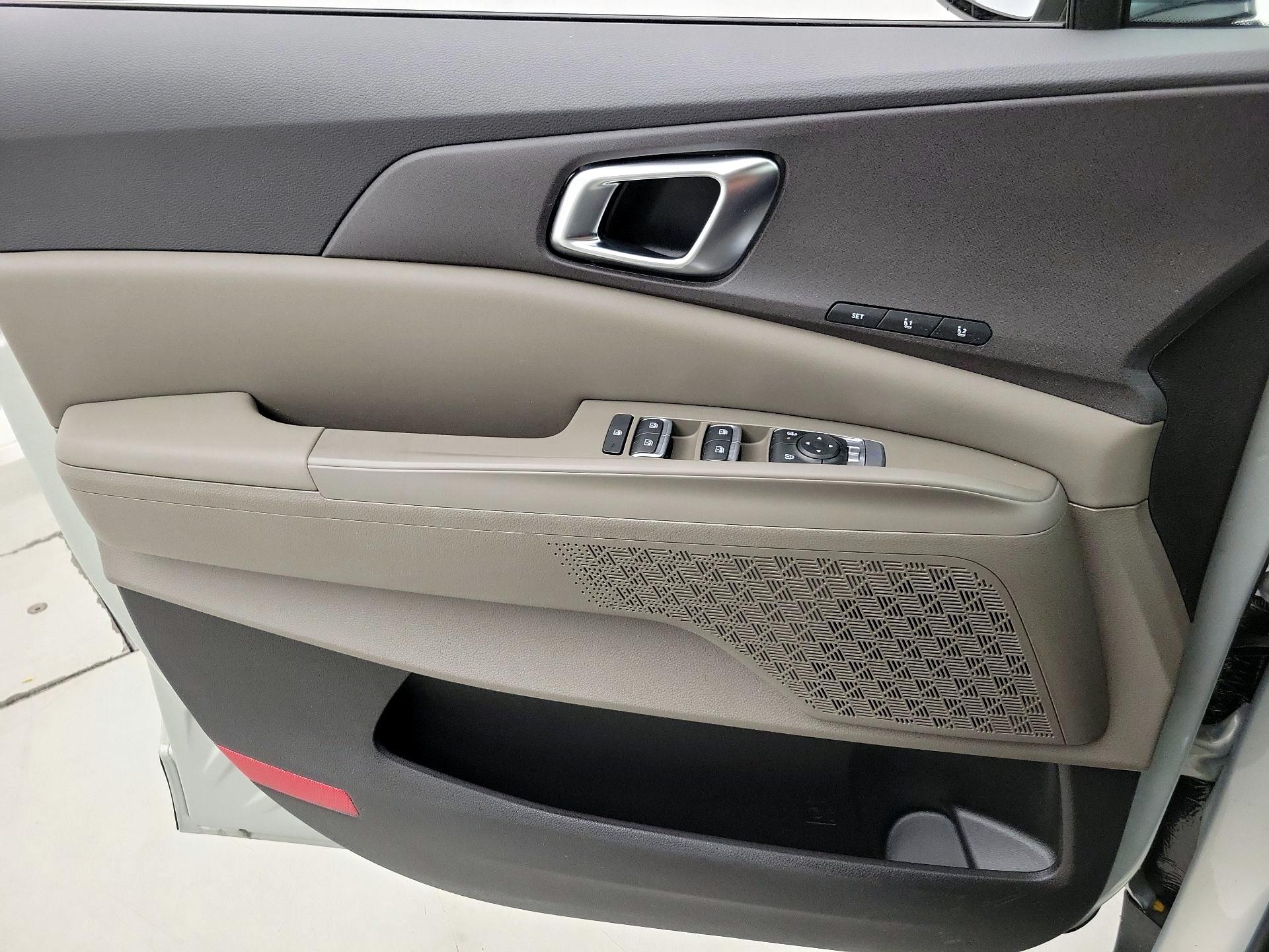 Thumbnail: 2025 Kia Carnival - 12