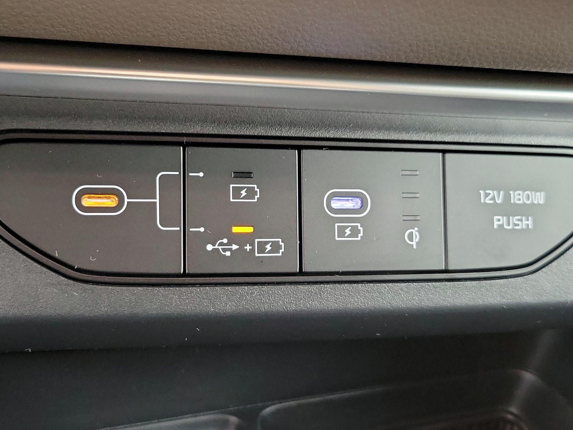 Thumbnail: 2025 Kia Carnival - 19