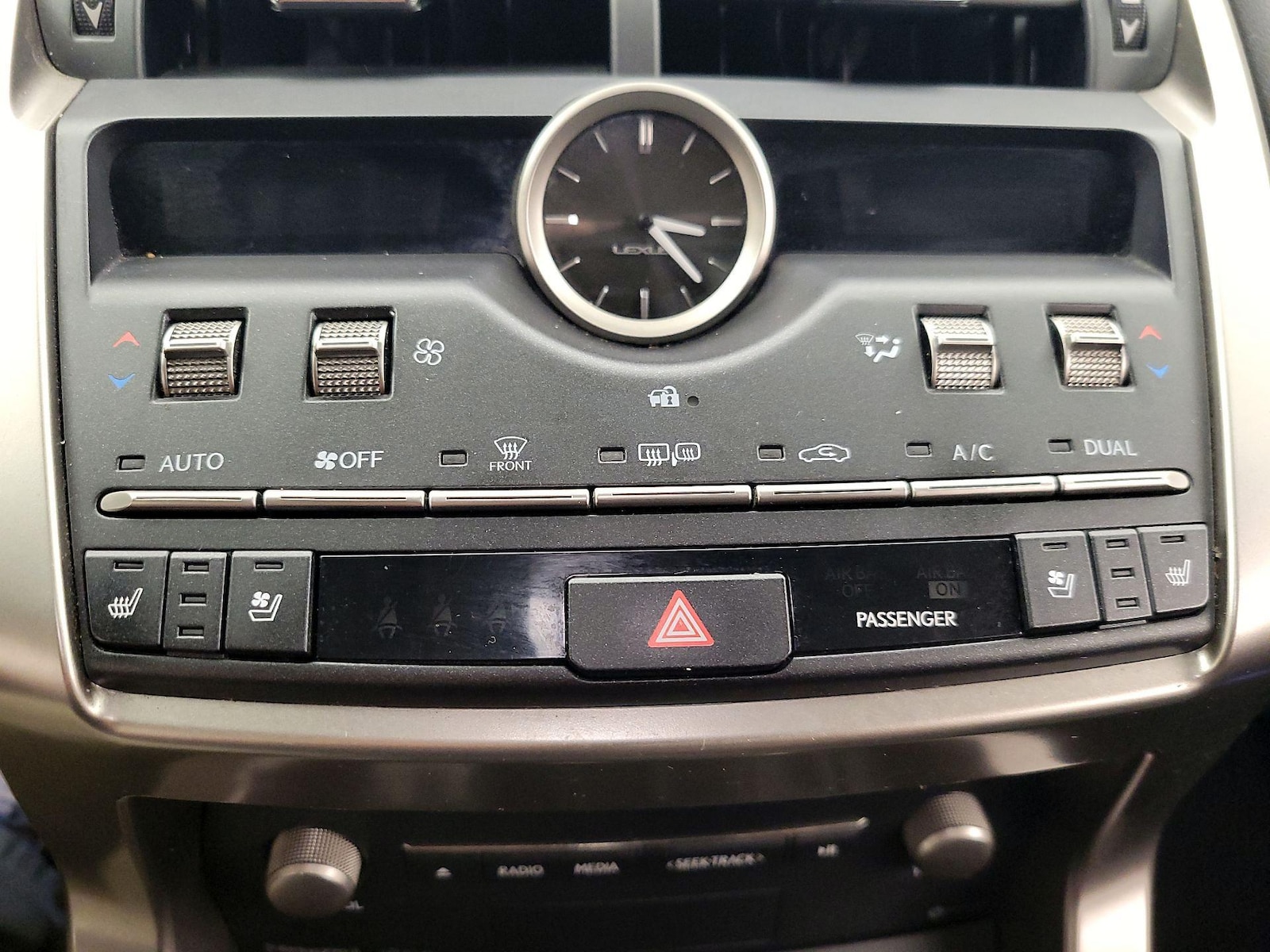 2019 Lexus NX 300 - Photo 17