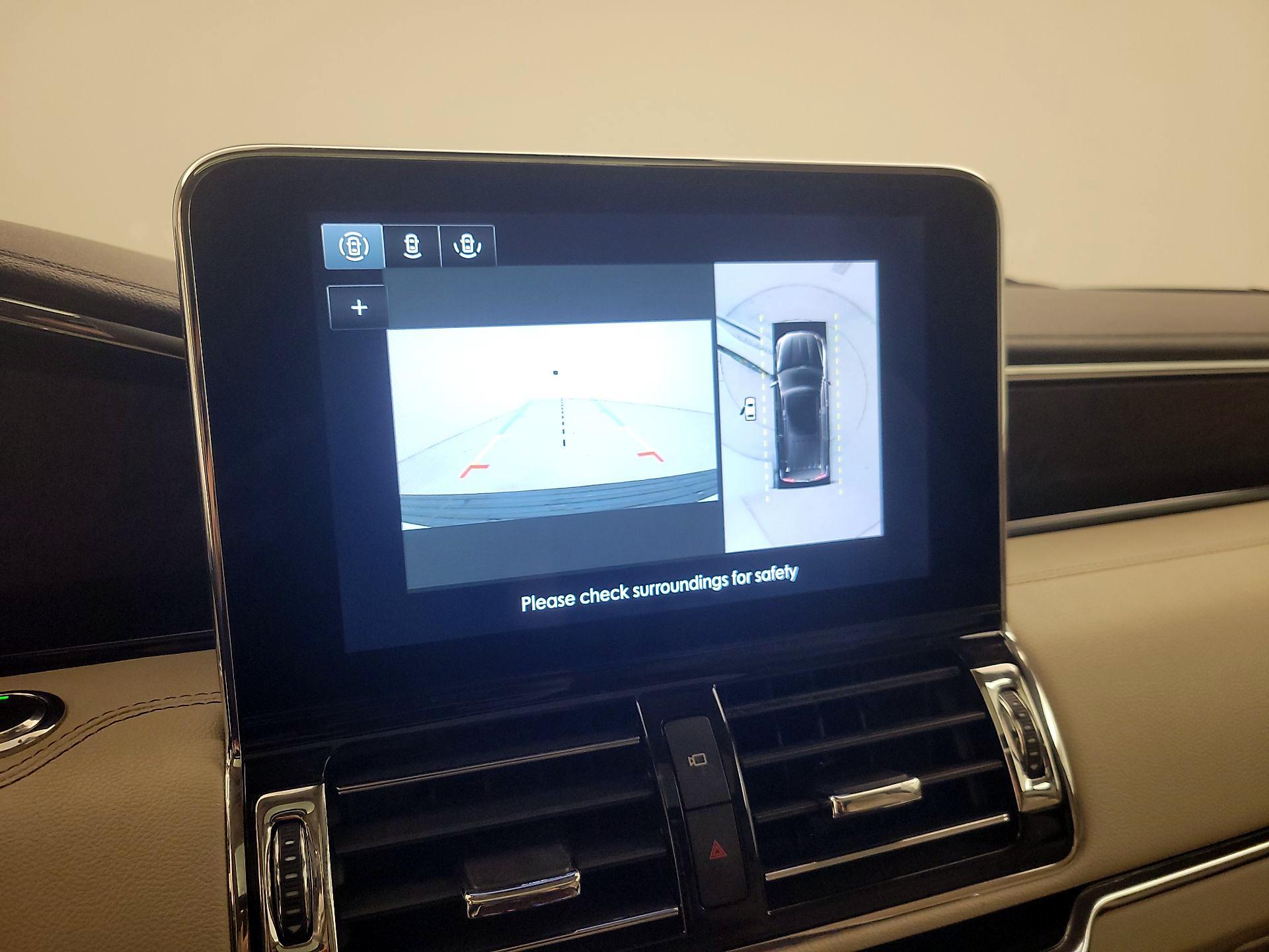 Thumbnail: 2020 Lincoln Navigator L - 13