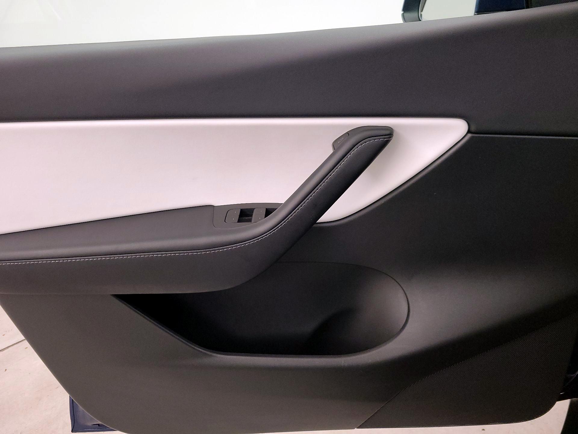 Thumbnail: 2022 Tesla Model Y - 12