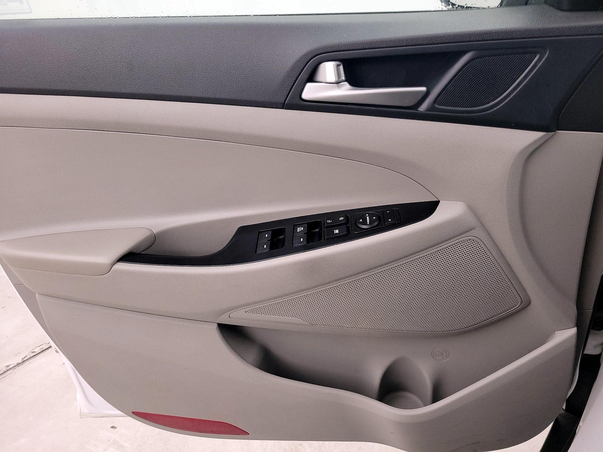 Thumbnail: 2020 Hyundai Tucson - 12