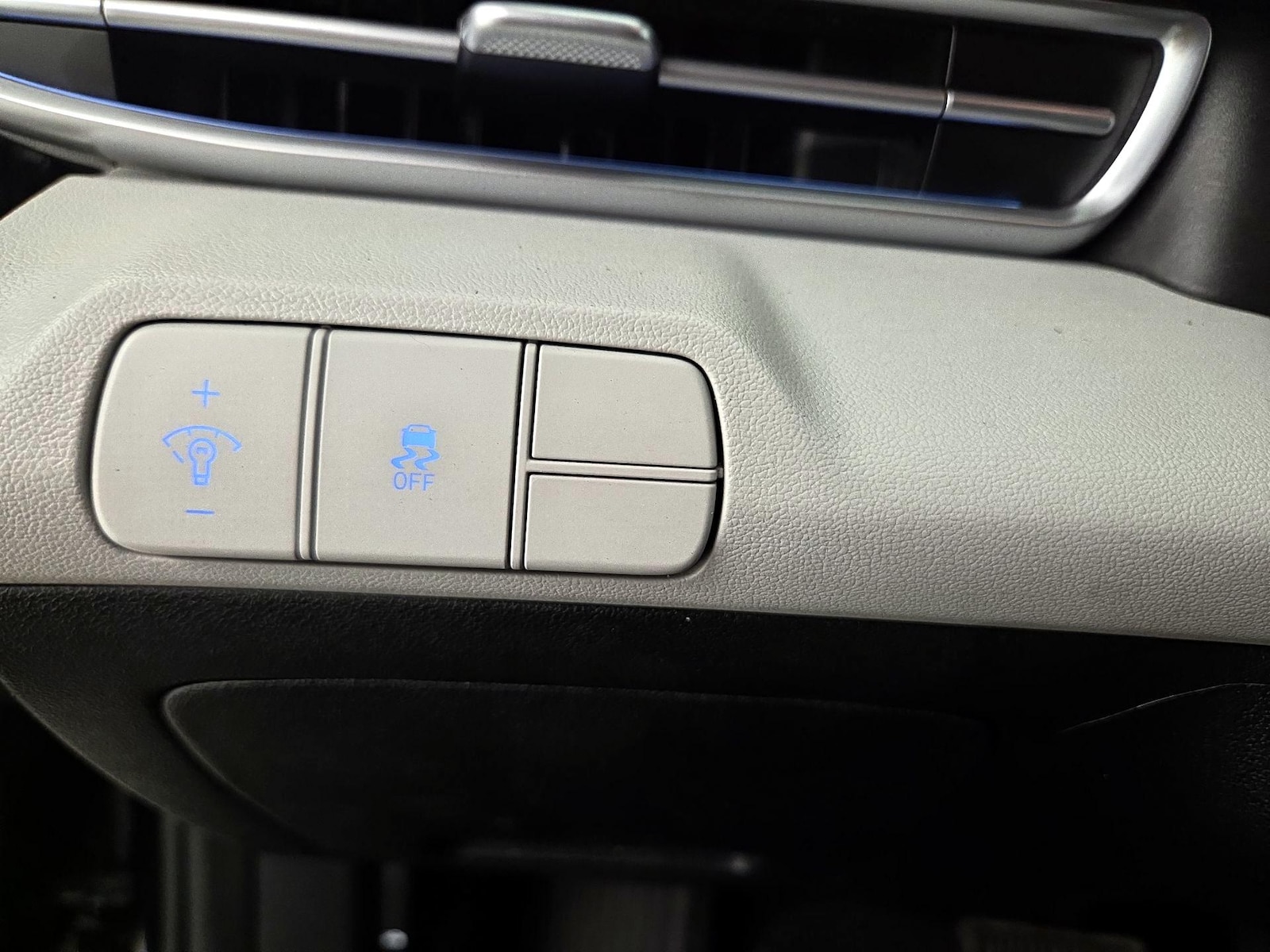 2024 Hyundai Elantra Limited - Photo 14