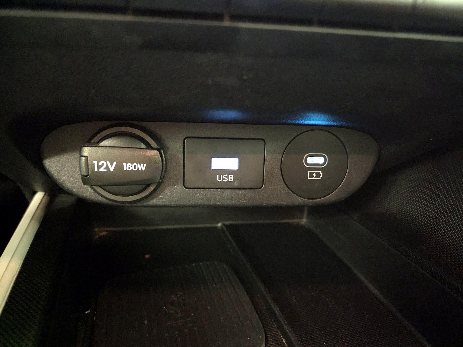 2024 Hyundai Elantra Limited - Photo 20