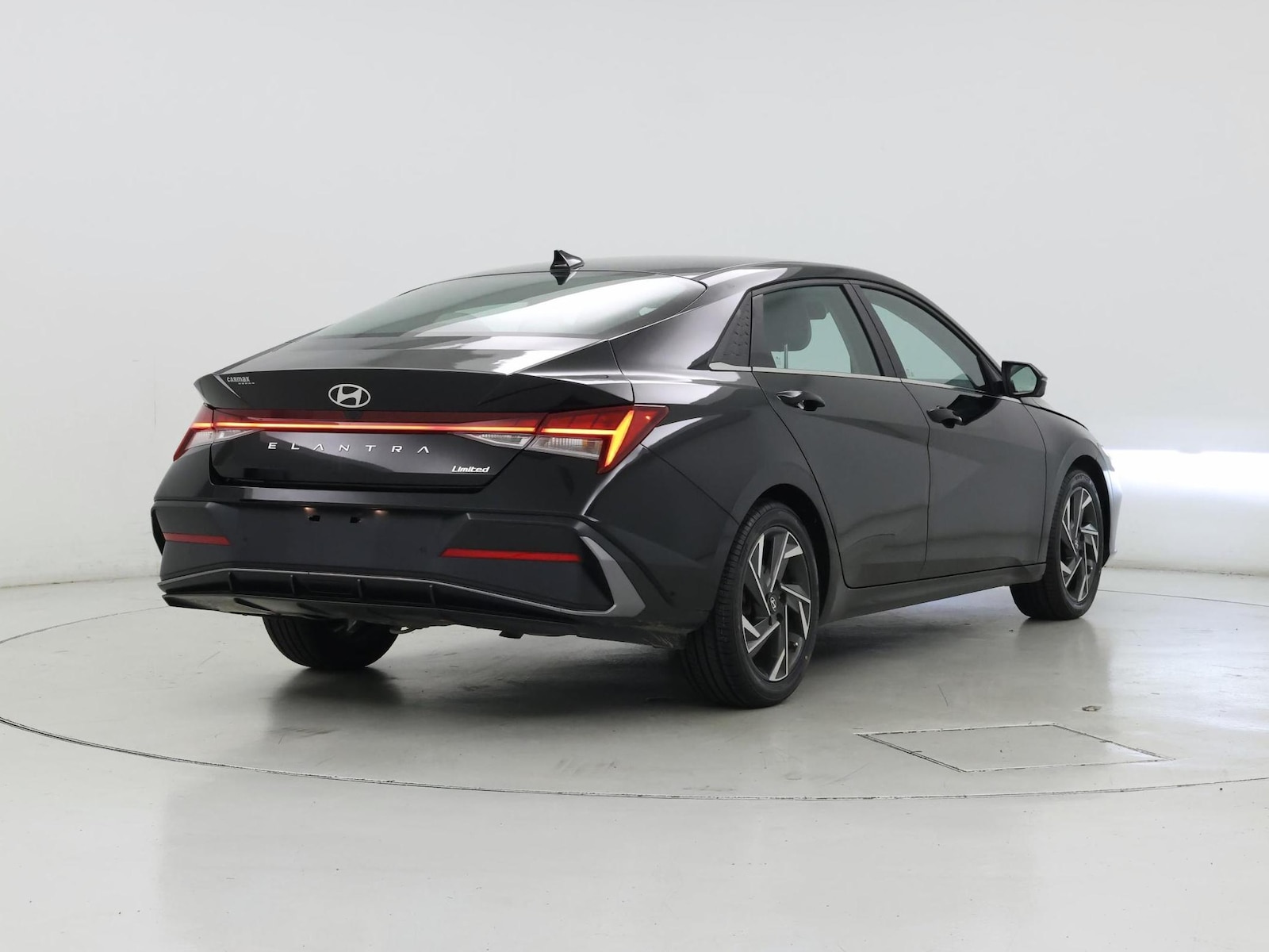 2024 Hyundai Elantra Limited - Photo 9