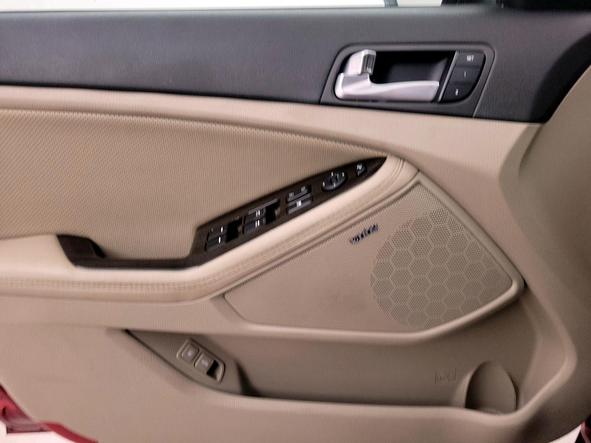 Thumbnail: 2015 Kia Optima - 12