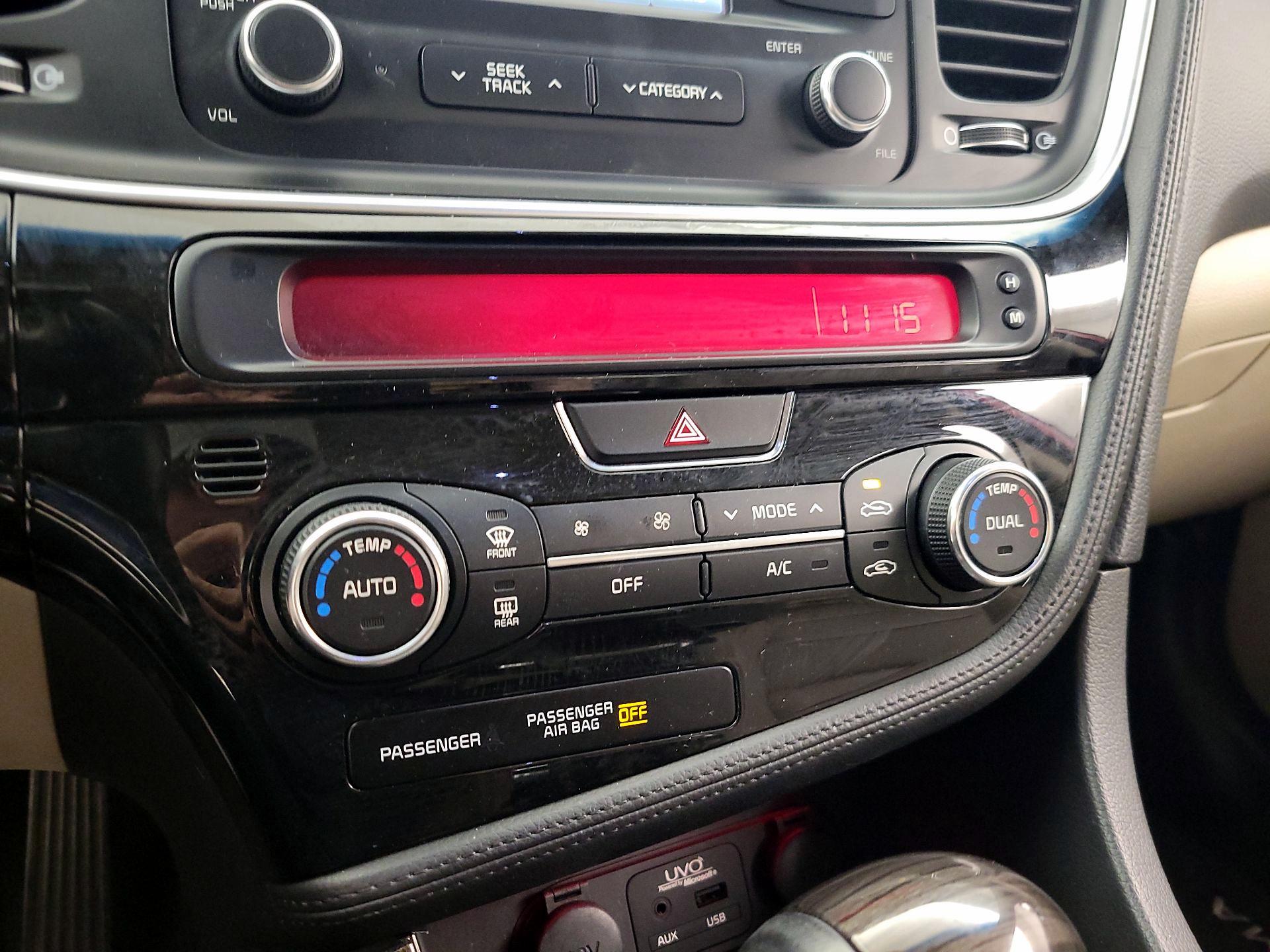 Thumbnail: 2015 Kia Optima - 16