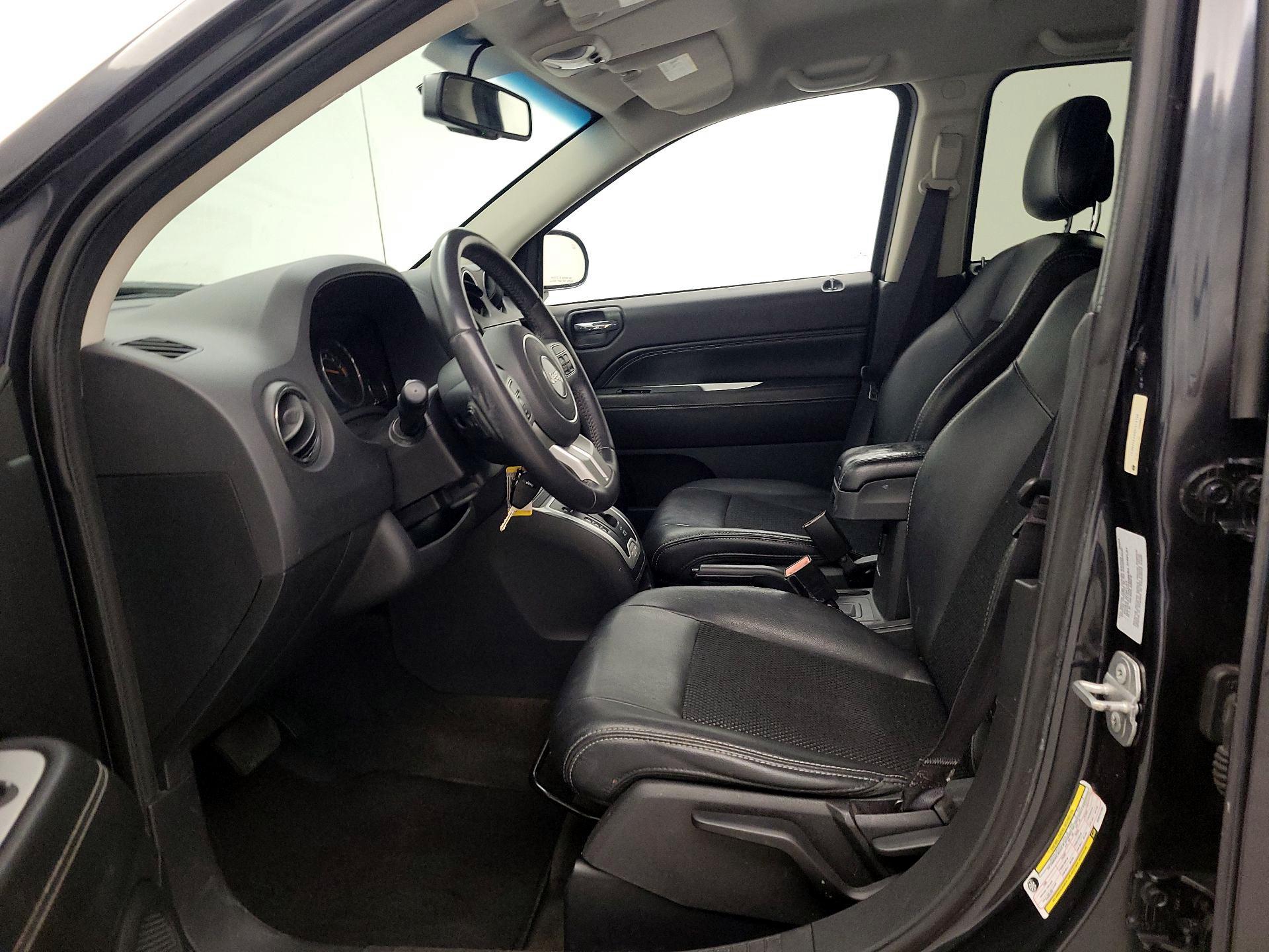 Thumbnail: 2016 Jeep Compass - 11