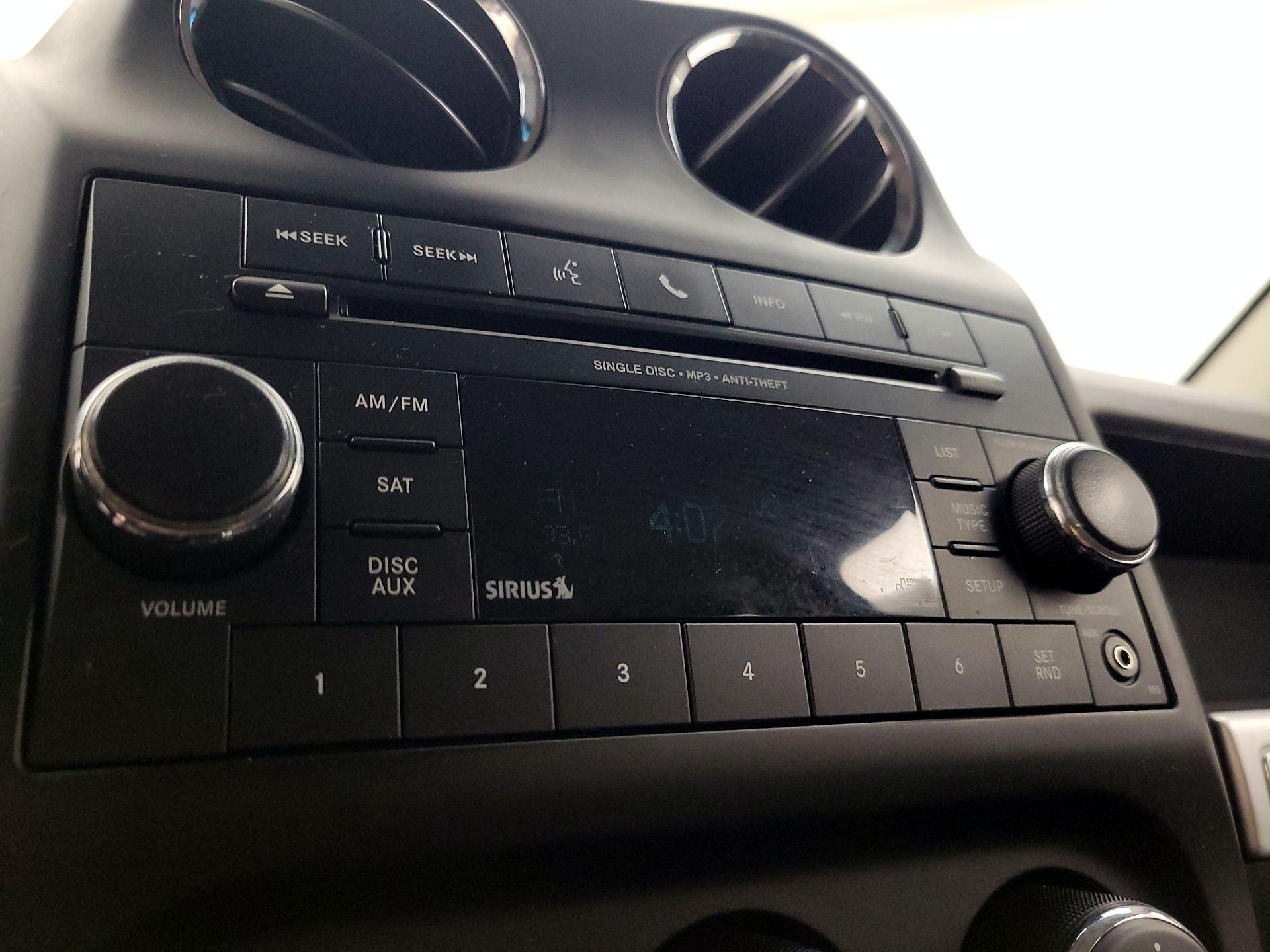 Thumbnail: 2016 Jeep Compass - 13