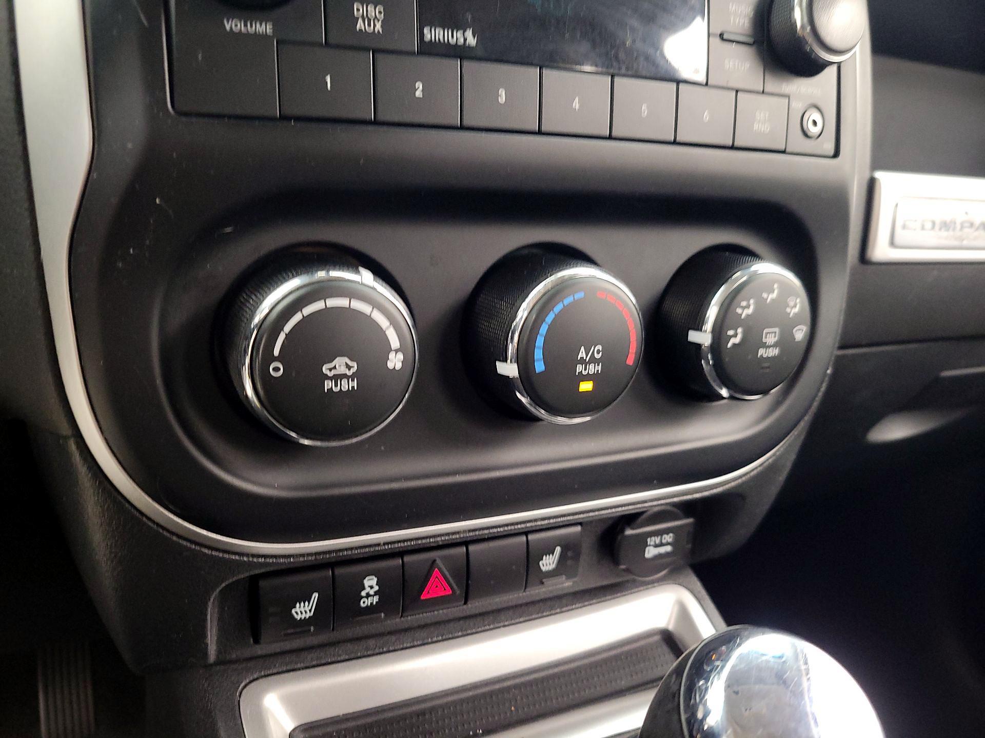 Thumbnail: 2016 Jeep Compass - 14