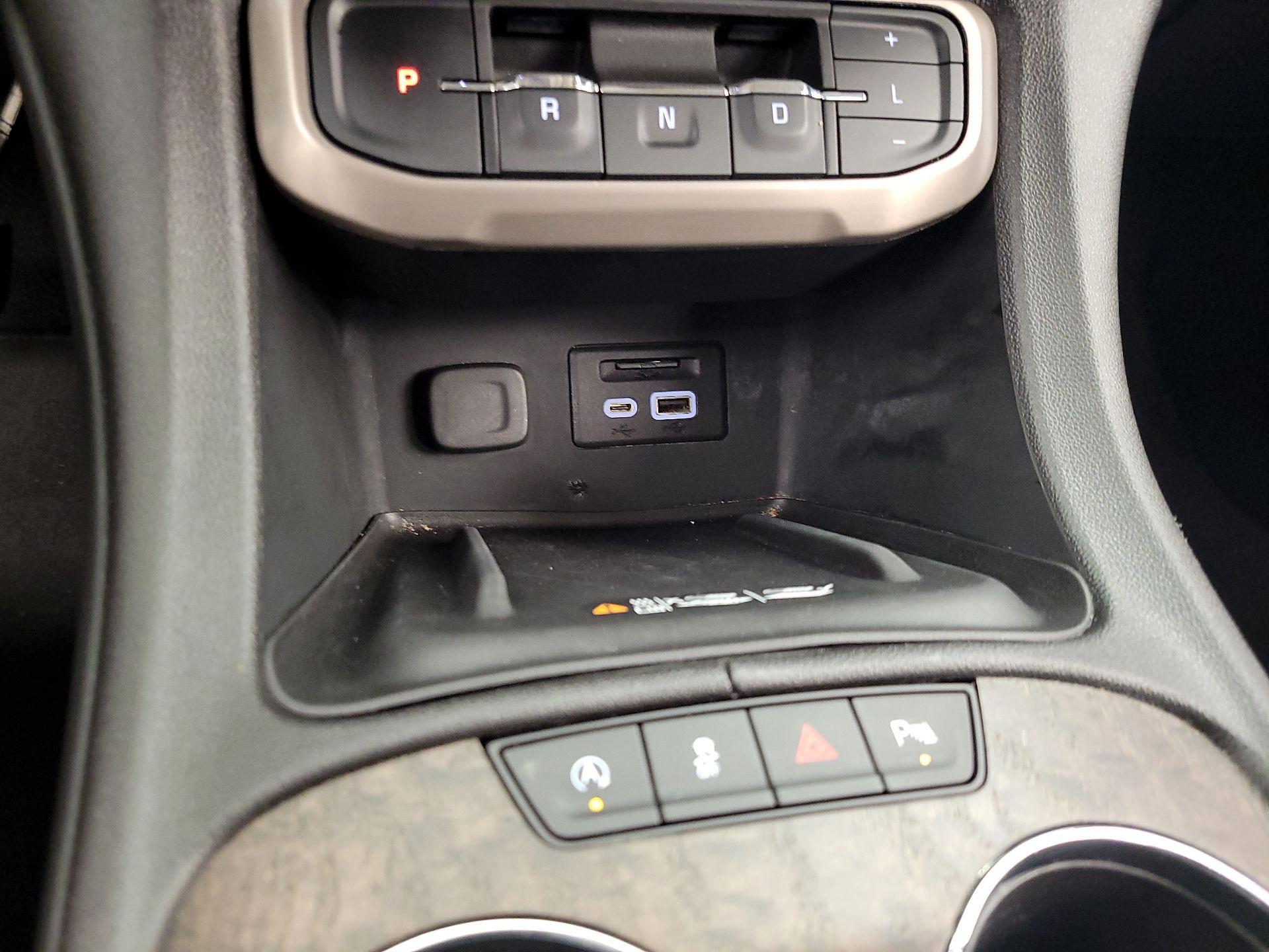 Thumbnail: 2023 GMC Acadia - 18
