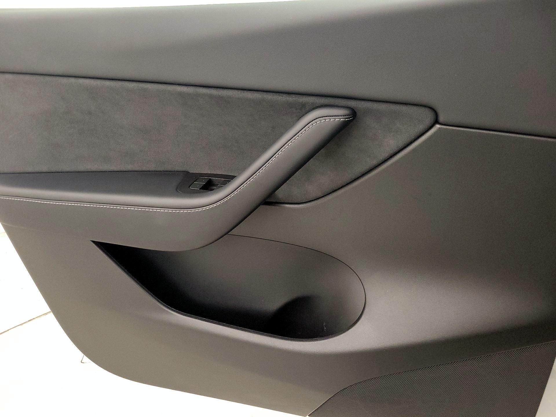 Thumbnail: 2022 Tesla Model Y - 12