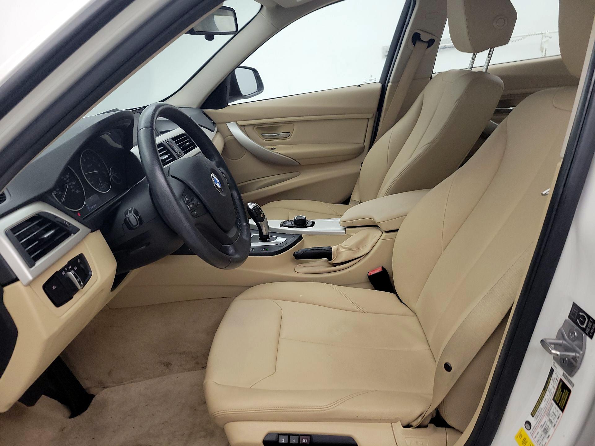 Thumbnail: 2015 BMW 3 Series - 11