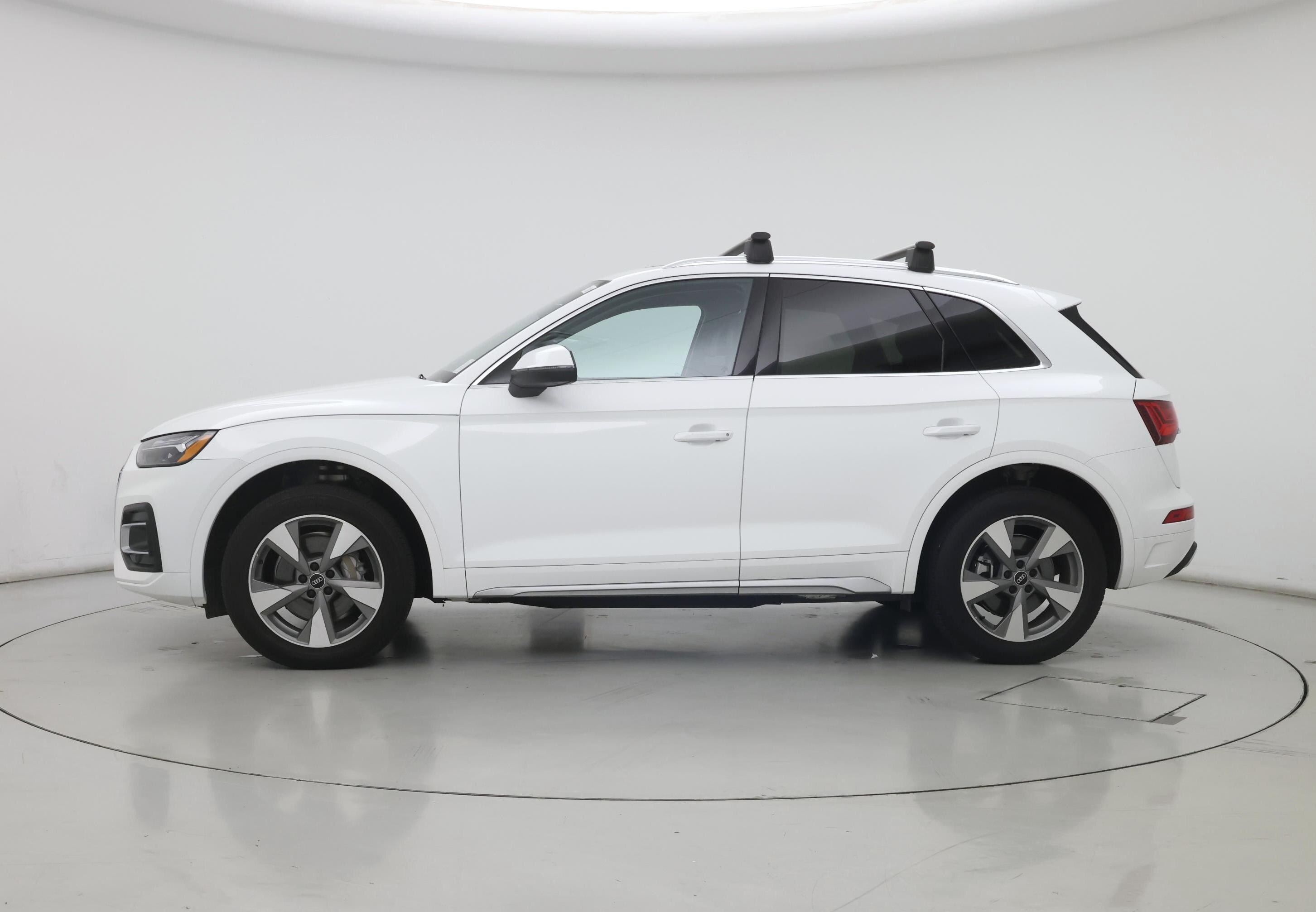 Thumbnail: 2023 Audi Q5 - 3