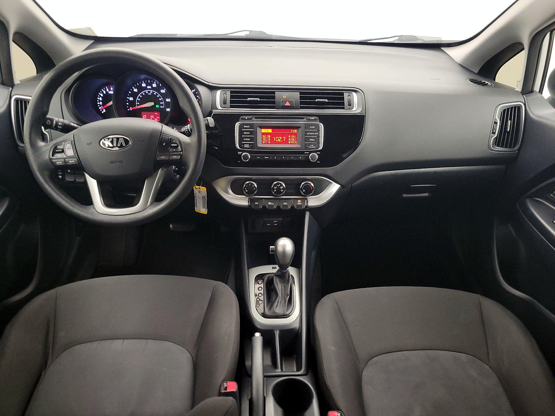 Thumbnail: 2016 Kia Rio5 - 9