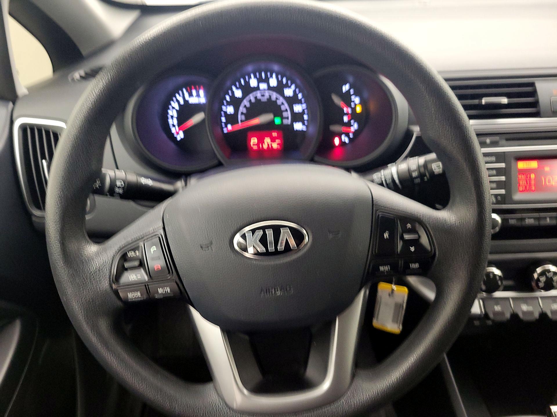 Thumbnail: 2016 Kia Rio5 - 10