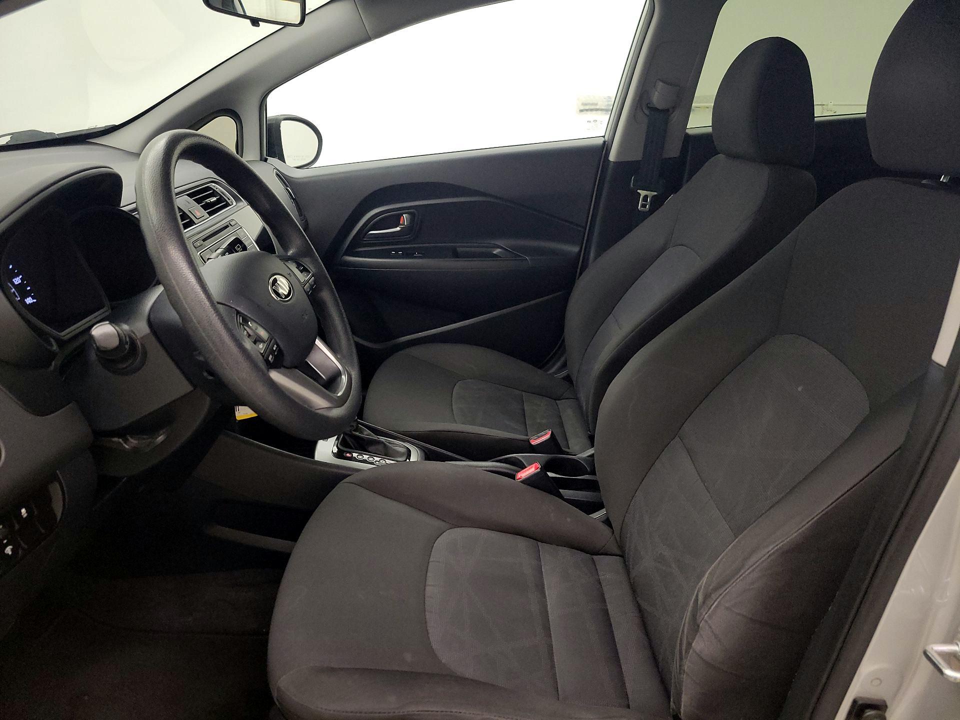 Thumbnail: 2016 Kia Rio5 - 11
