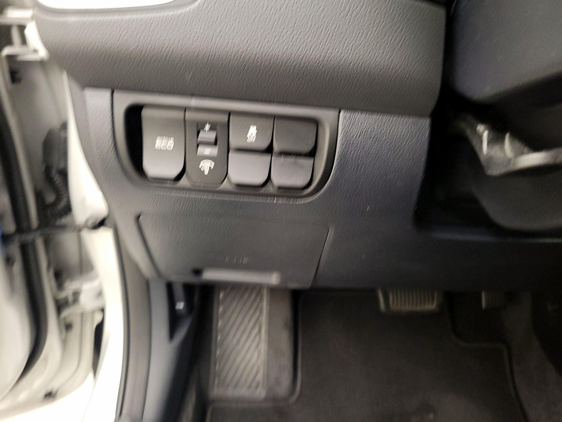 Thumbnail: 2016 Kia Rio5 - 13