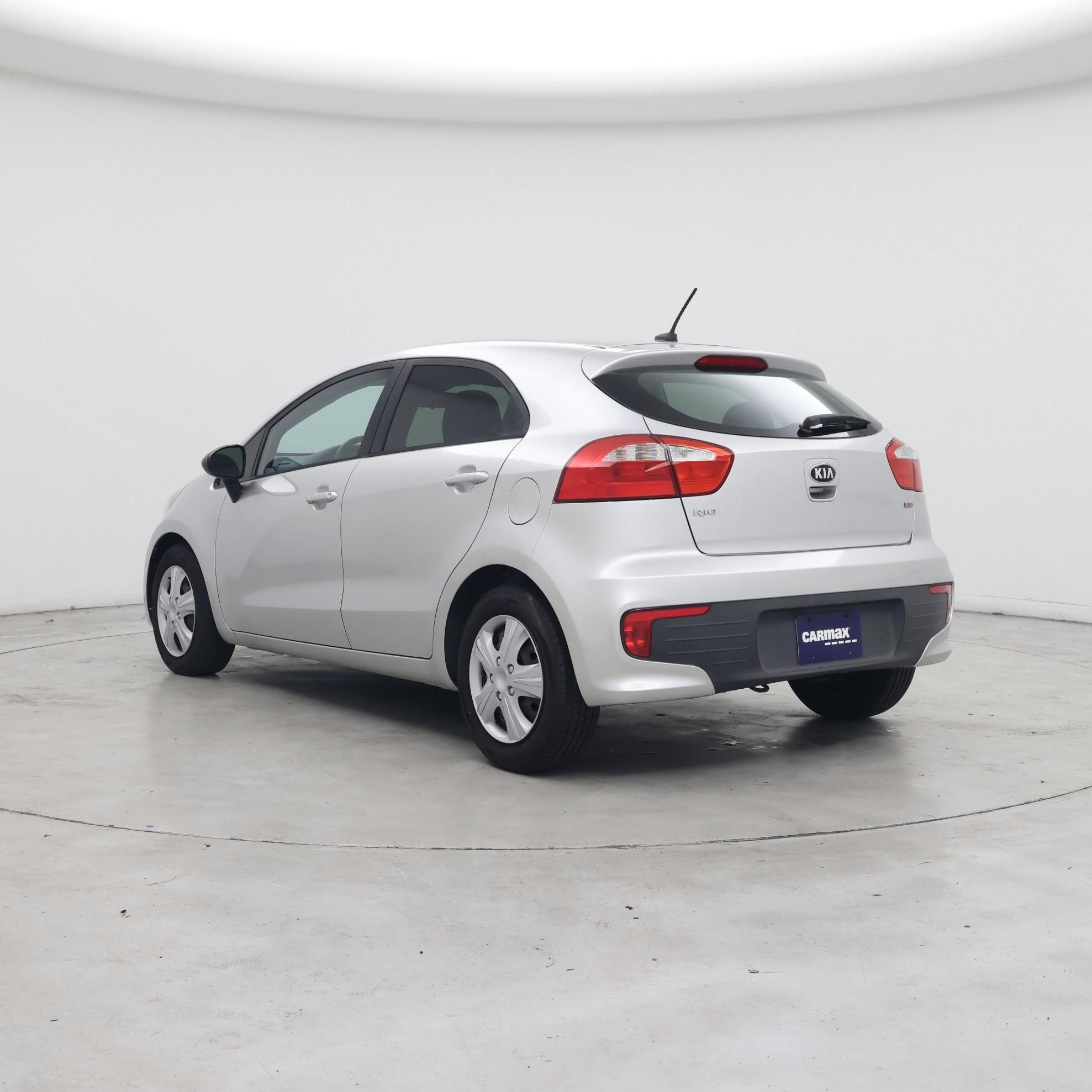 Thumbnail: 2016 Kia Rio5 - 2