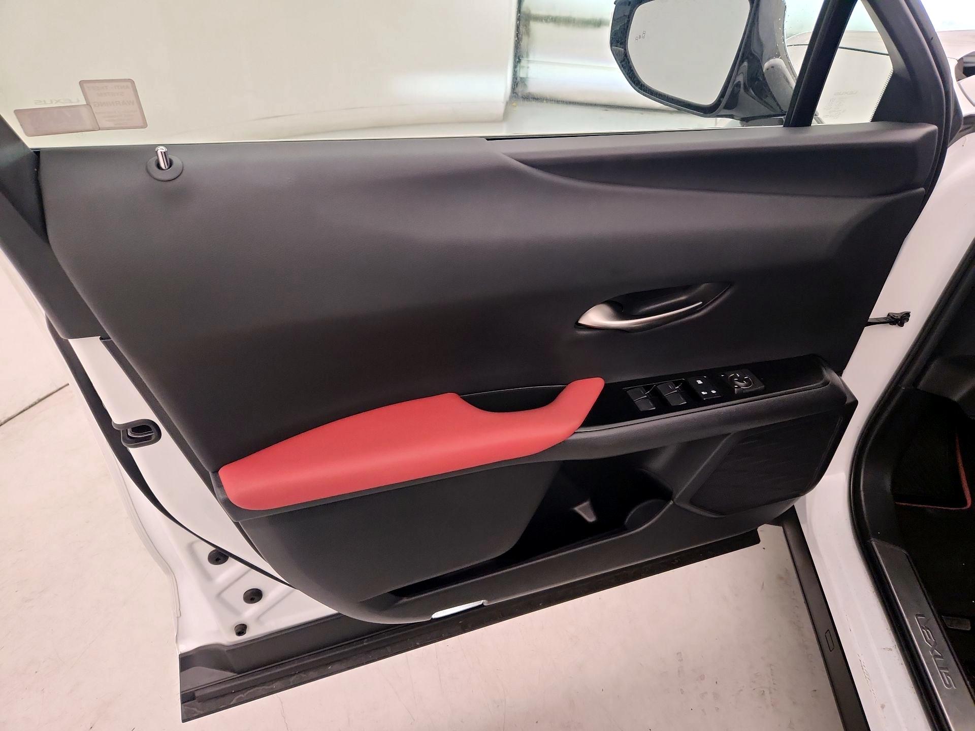 Thumbnail: 2021 Lexus UX - 12