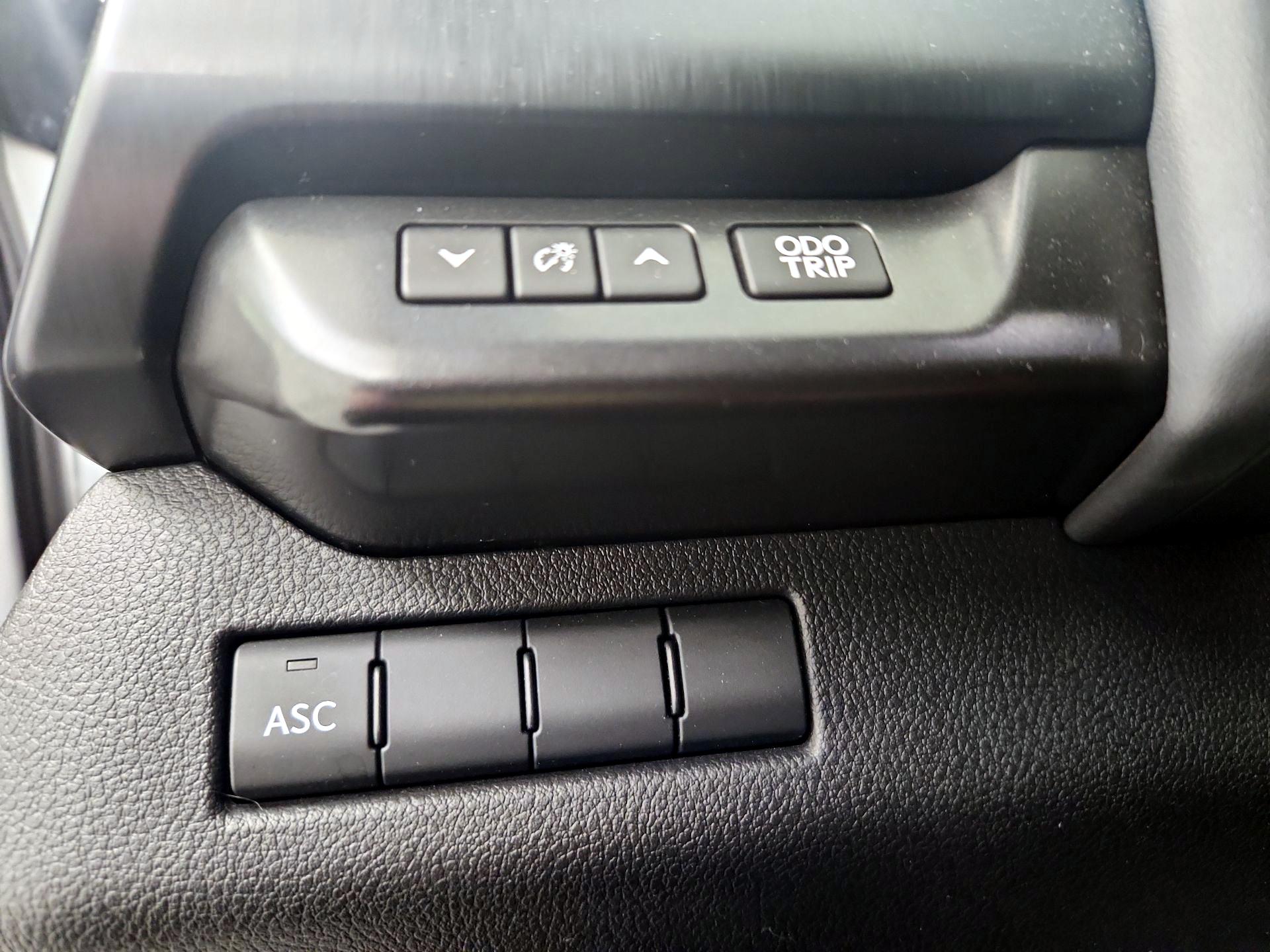 Thumbnail: 2021 Lexus UX - 13