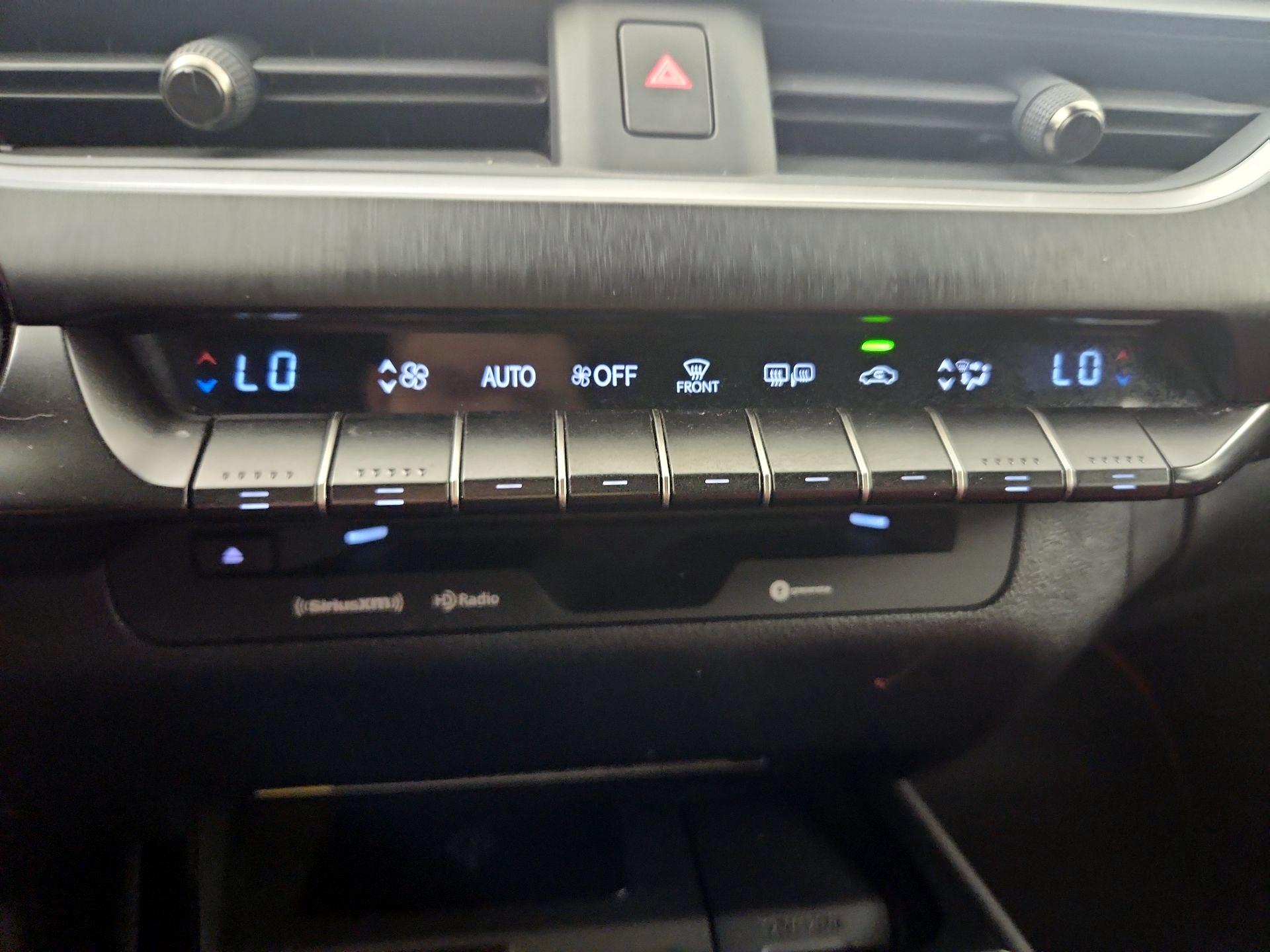 Thumbnail: 2021 Lexus UX - 16