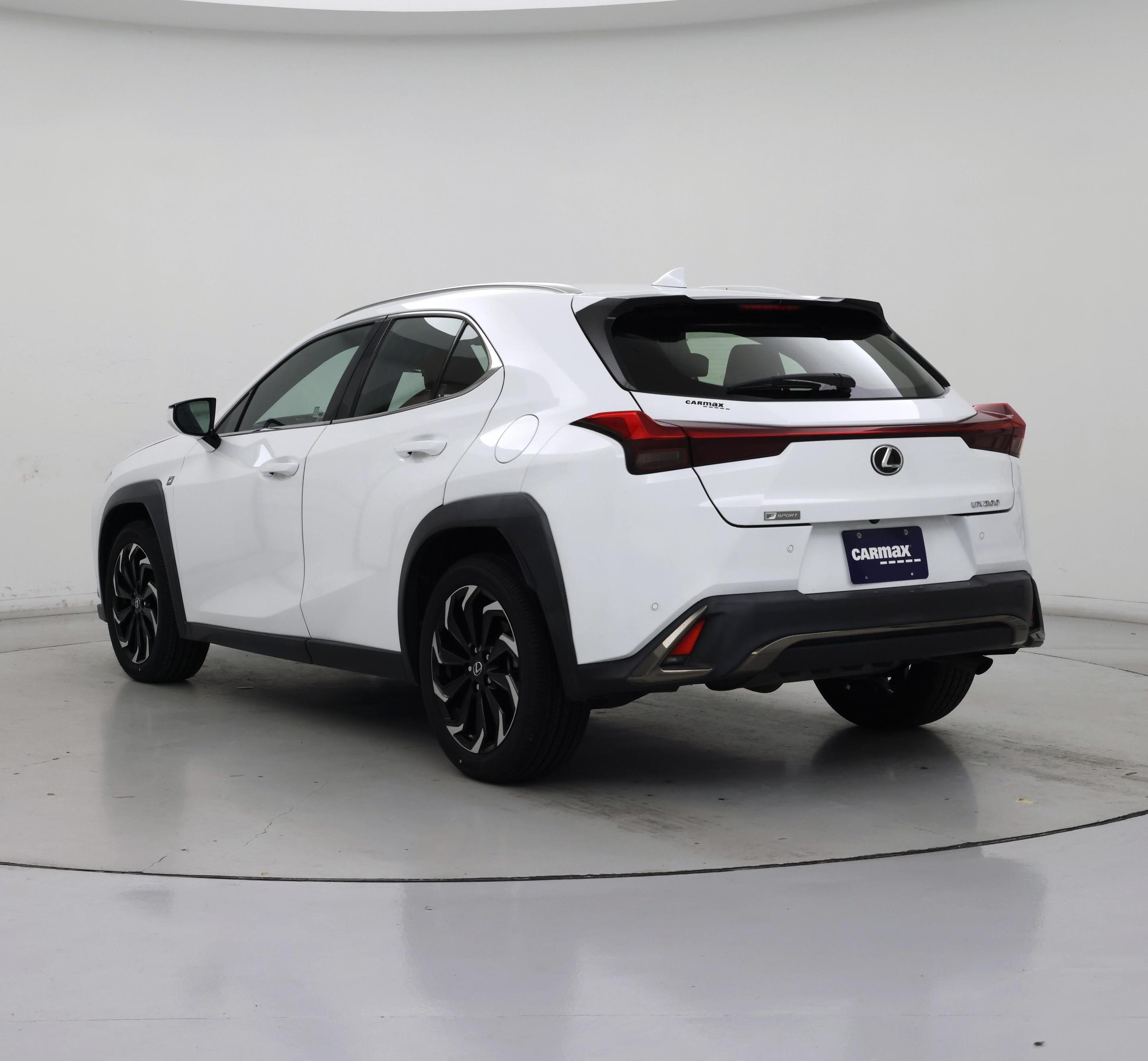 Thumbnail: 2021 Lexus UX - 2