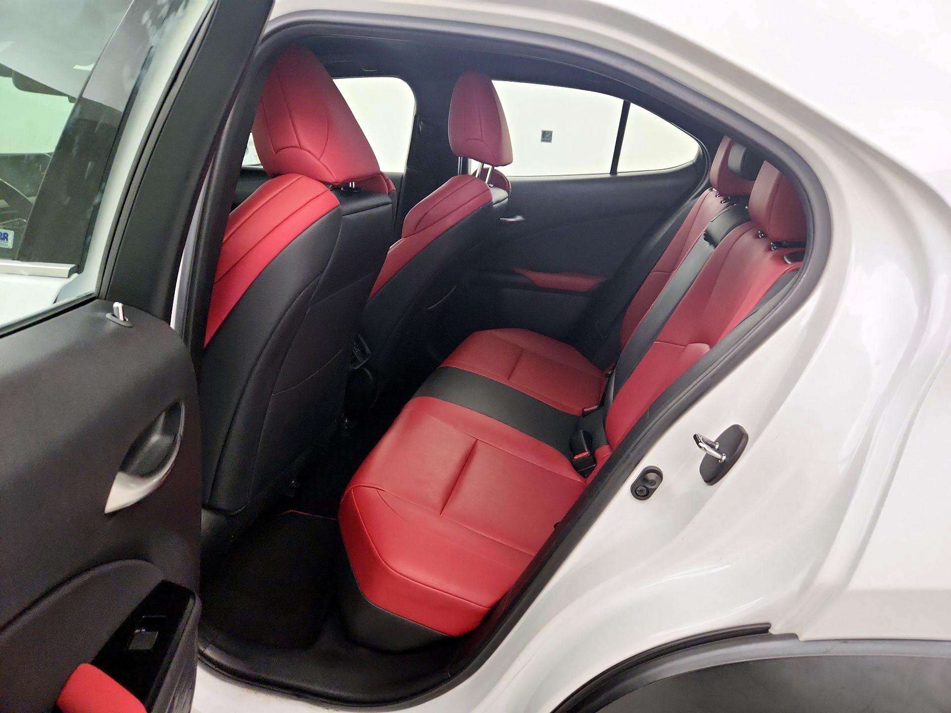 Thumbnail: 2021 Lexus UX - 19