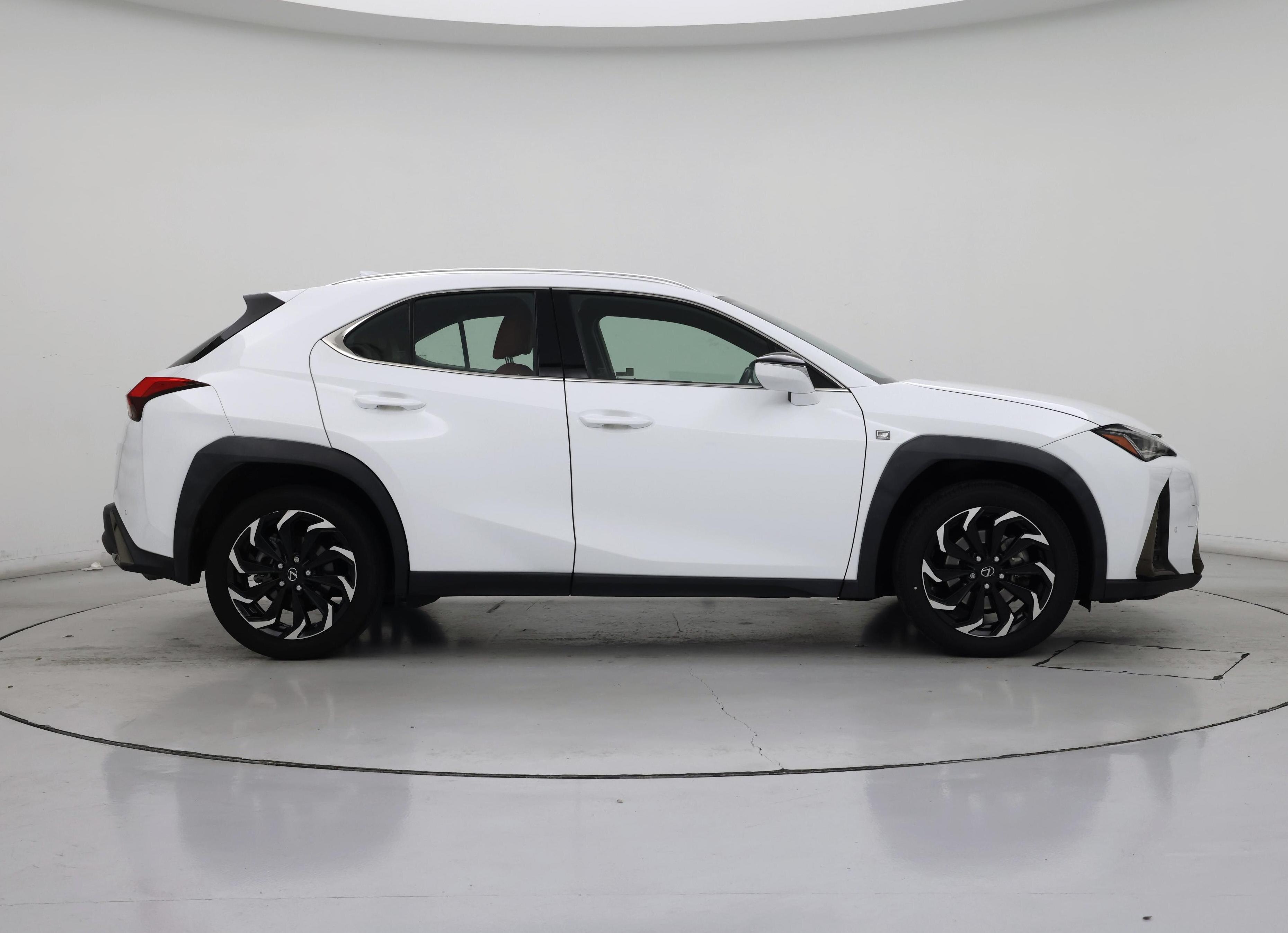 Thumbnail: 2021 Lexus UX - 7