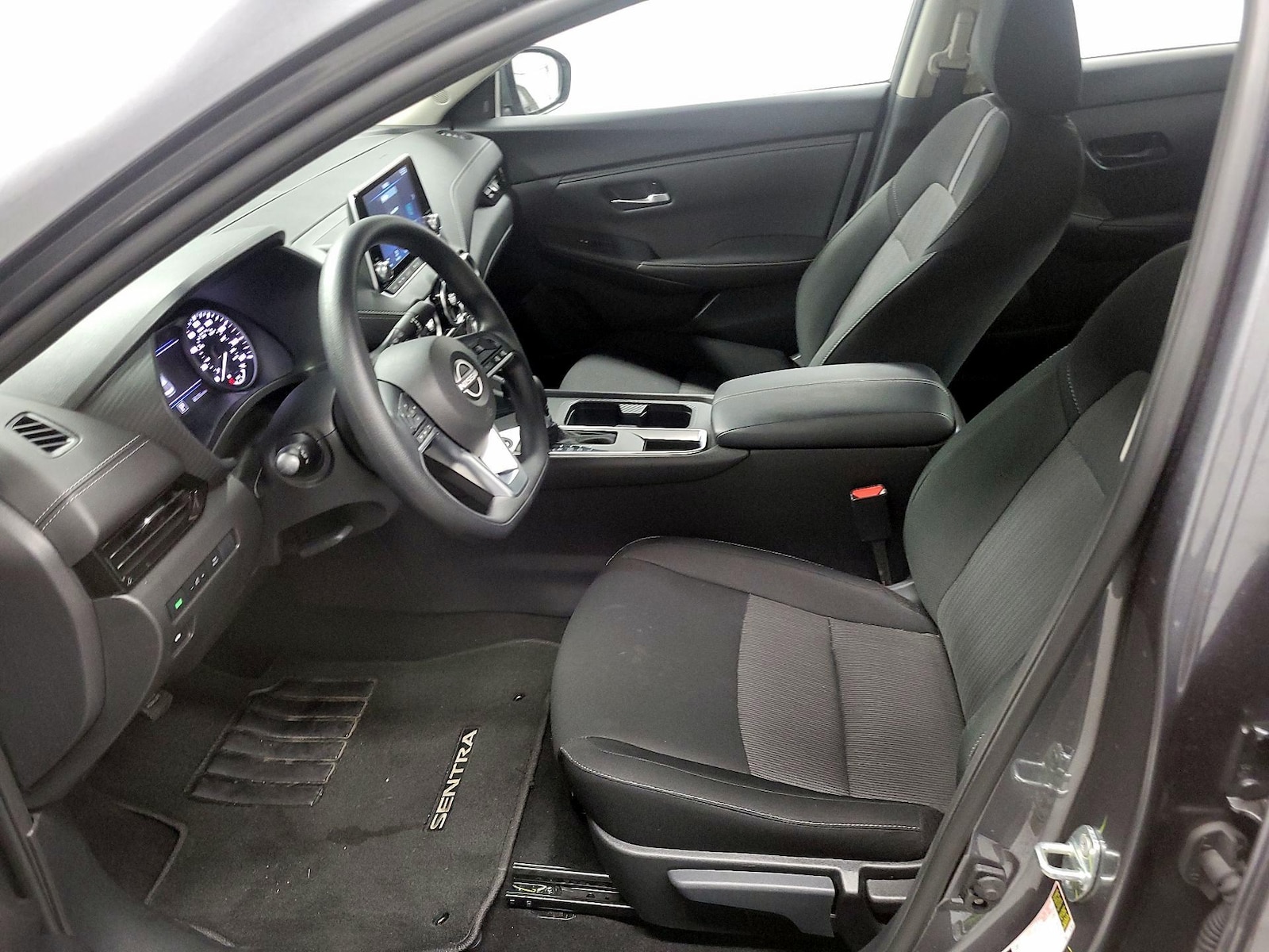 2025 Nissan Sentra SV - Photo 12