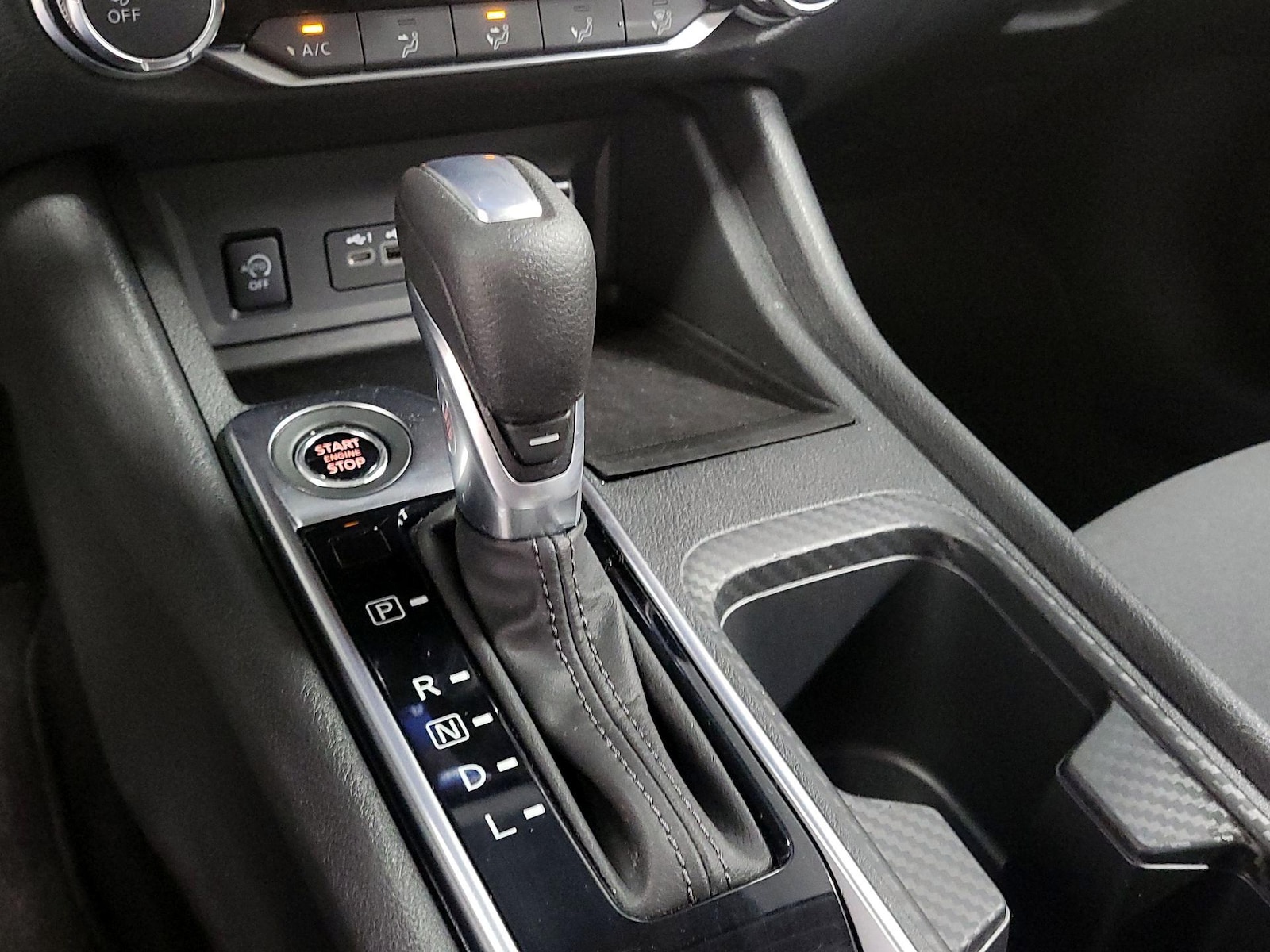 2025 Nissan Sentra SV - Photo 16