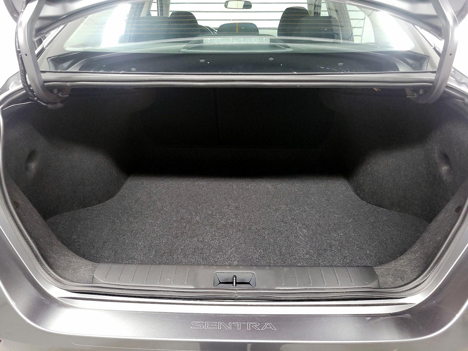 2025 Nissan Sentra SV - Photo 19