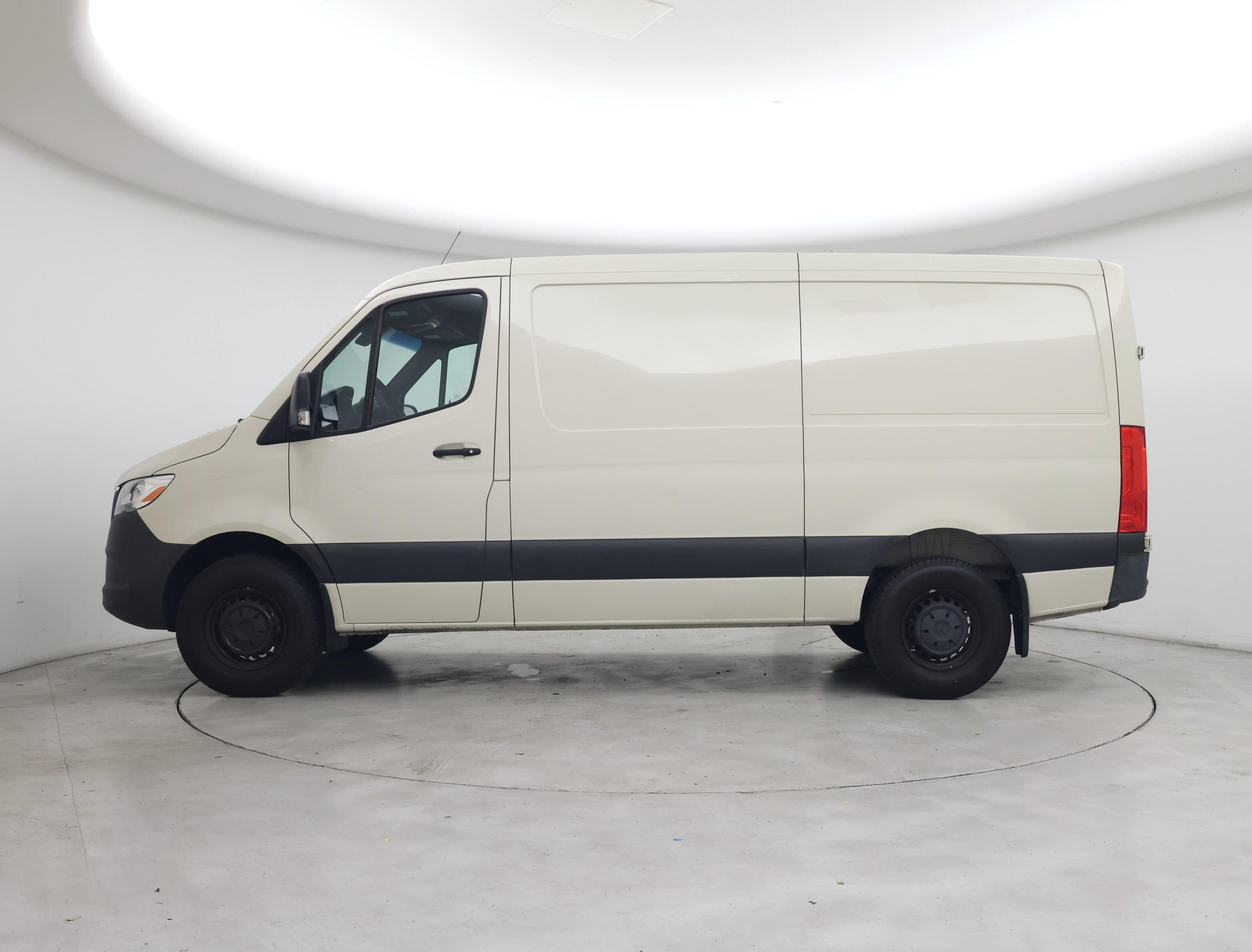 Thumbnail: 2023 Mercedes-Benz Sprinter - 3