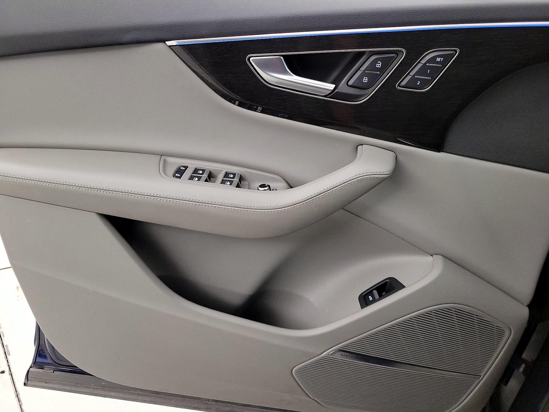 Thumbnail: 2024 Audi Q7 - 12