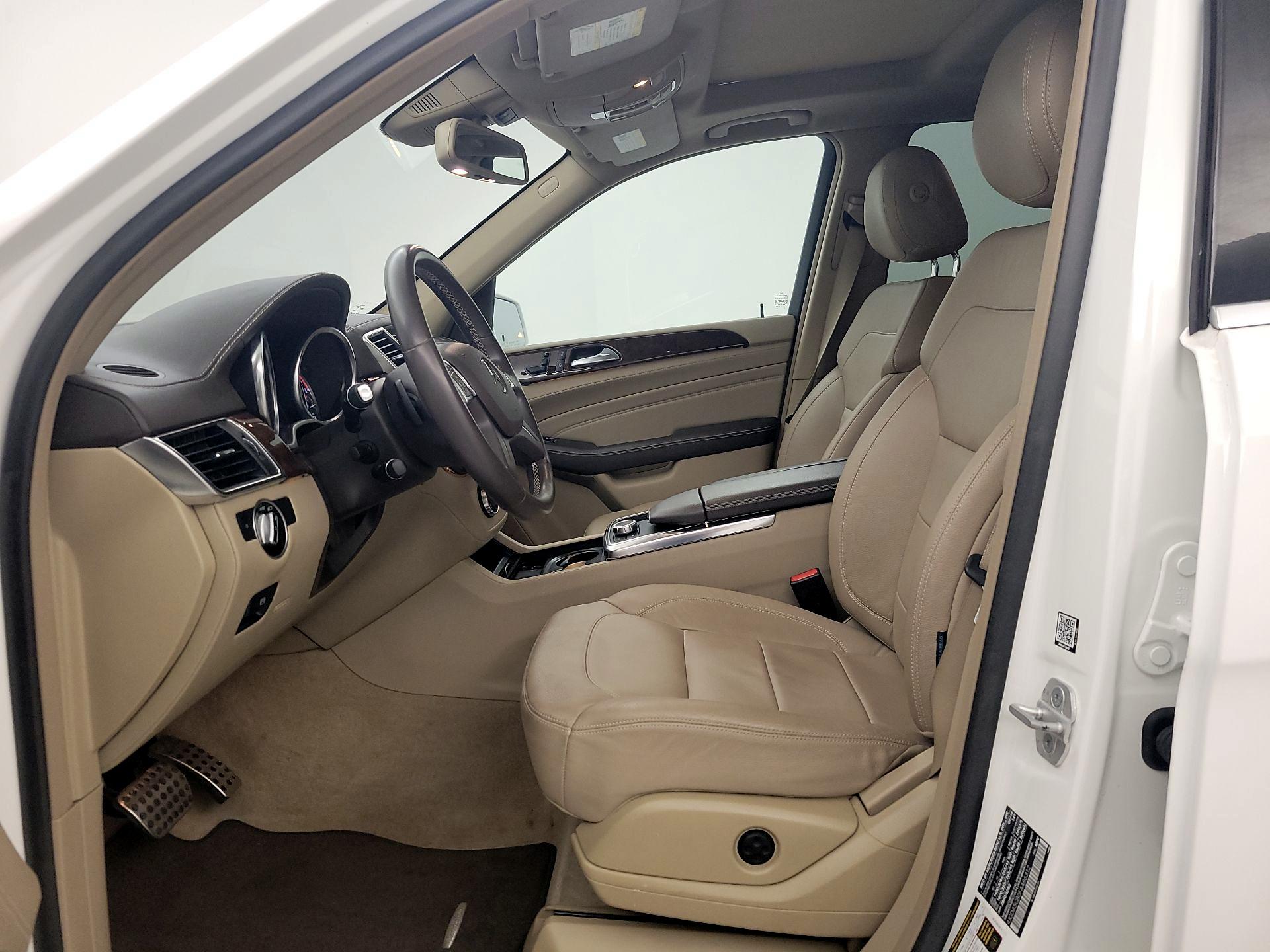 Thumbnail: 2015 Mercedes-Benz M-Class - 9