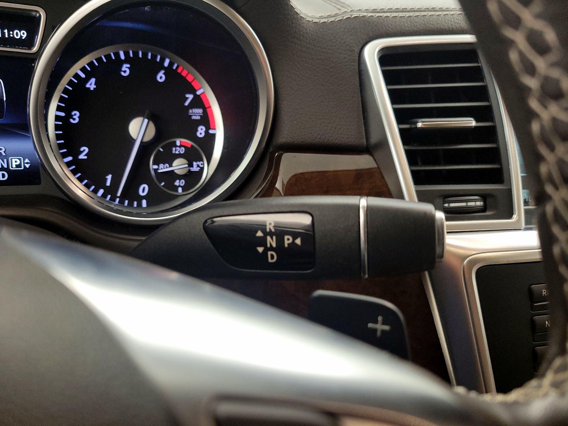 Thumbnail: 2015 Mercedes-Benz M-Class - 15