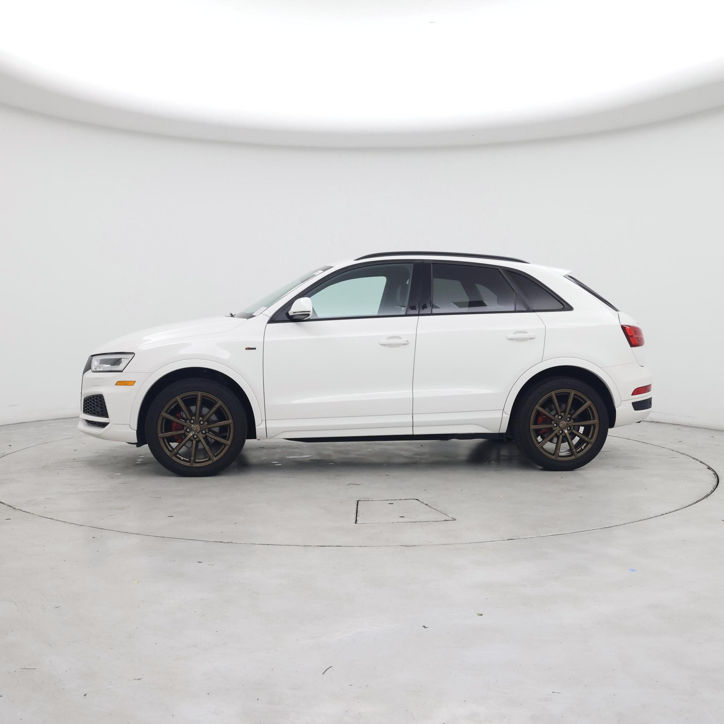 Thumbnail: 2018 Audi Q3 - 3
