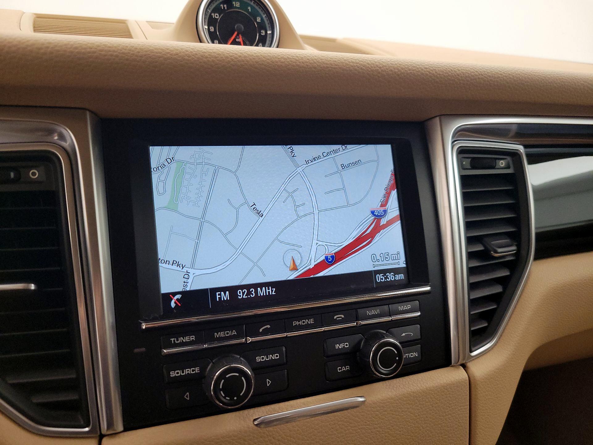 Thumbnail: 2015 Porsche Macan - 14