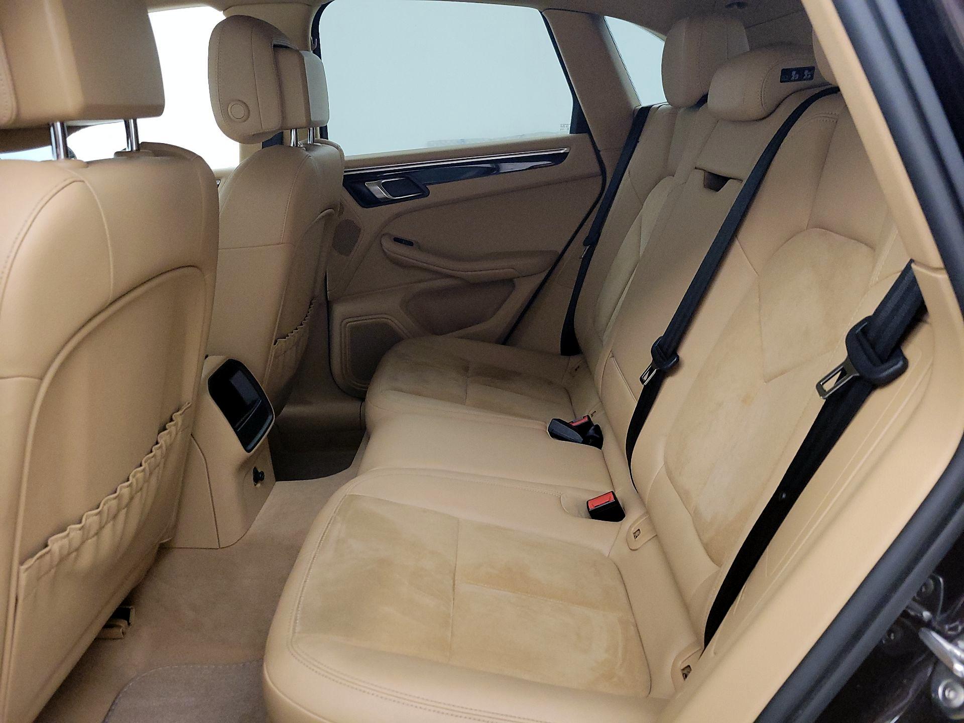 Thumbnail: 2015 Porsche Macan - 19