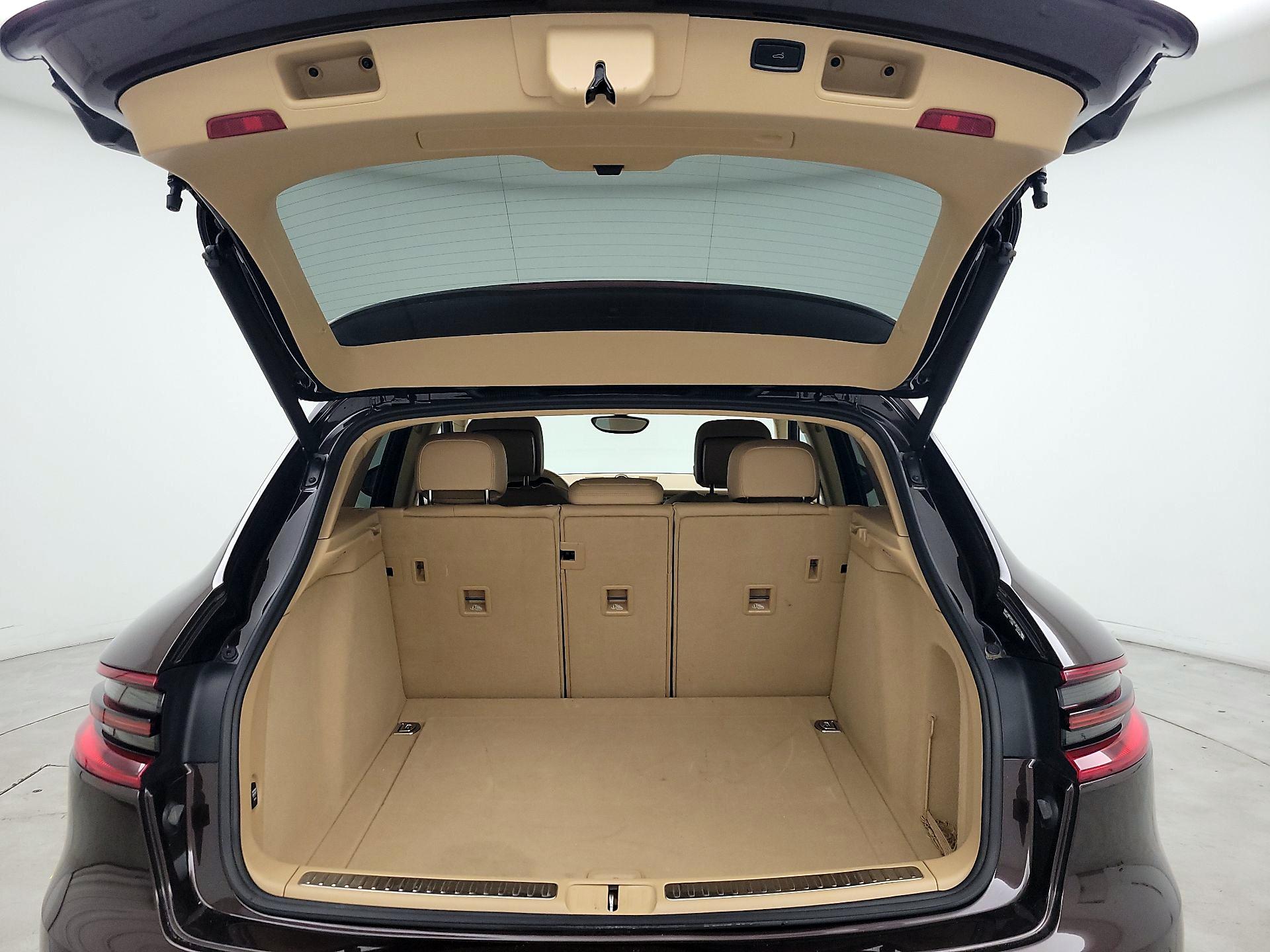 Thumbnail: 2015 Porsche Macan - 20