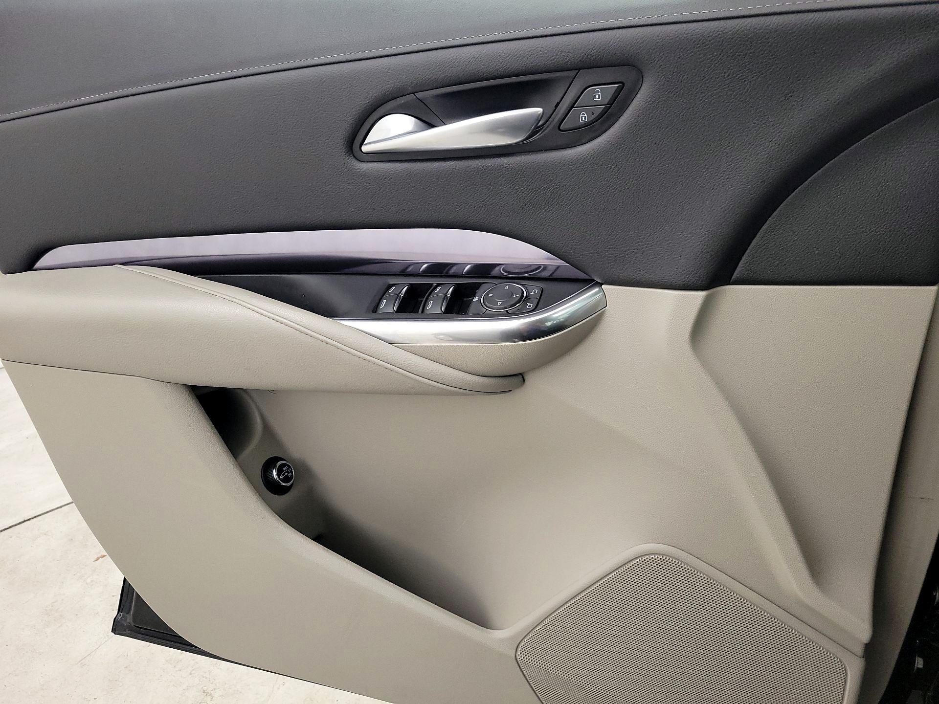 Thumbnail: 2023 Cadillac XT4 - 12