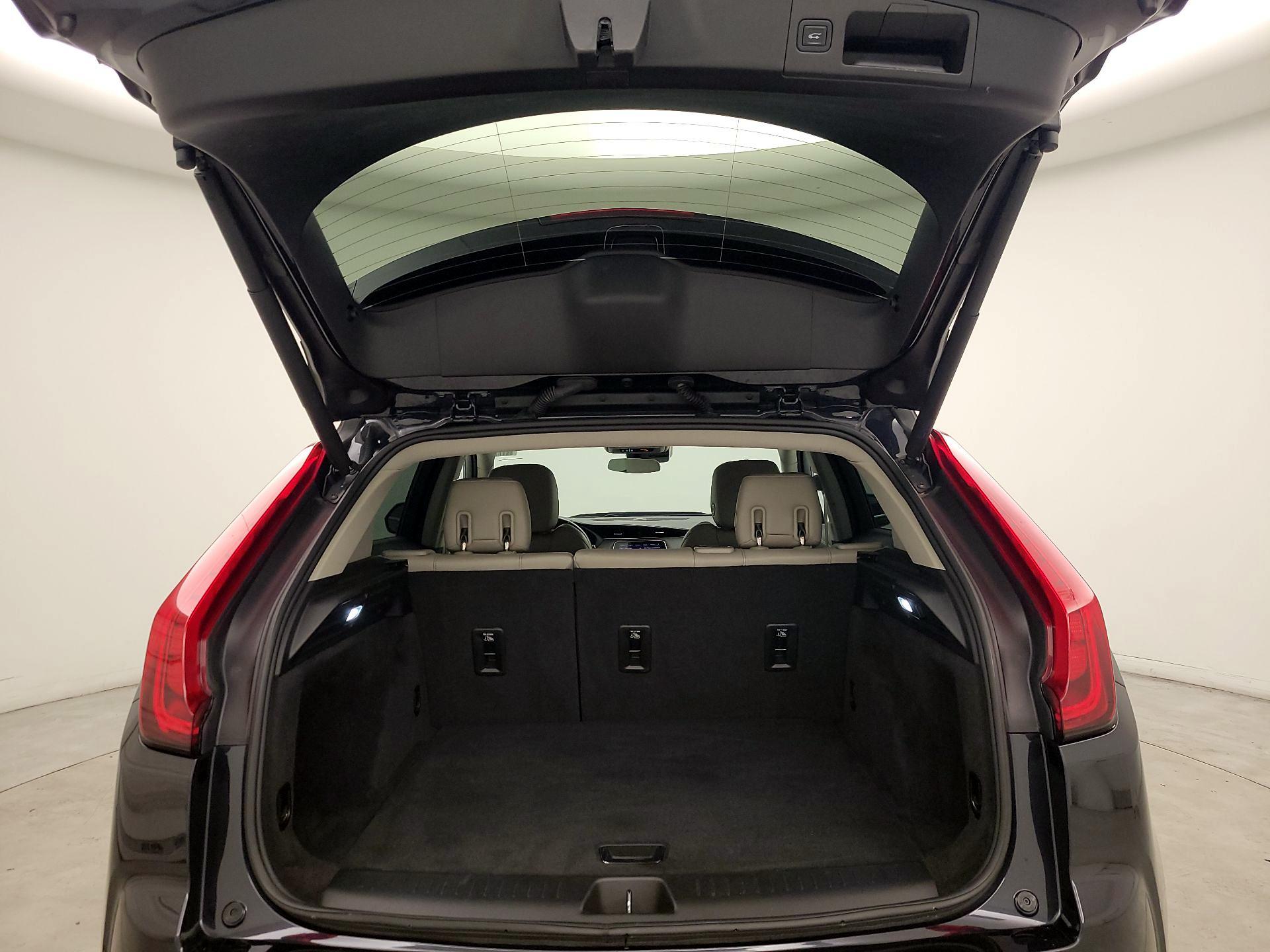 Thumbnail: 2023 Cadillac XT4 - 20