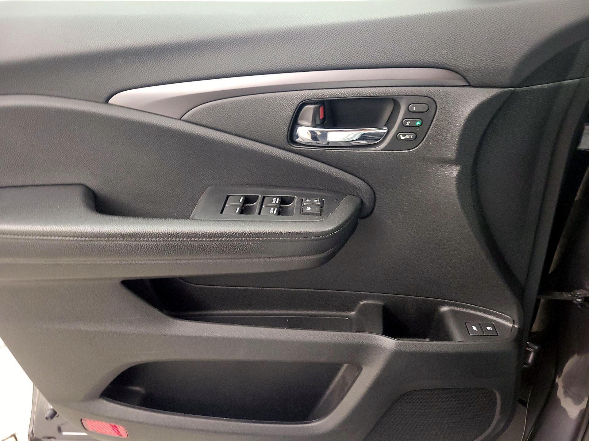 Thumbnail: 2021 Honda Pilot - 12