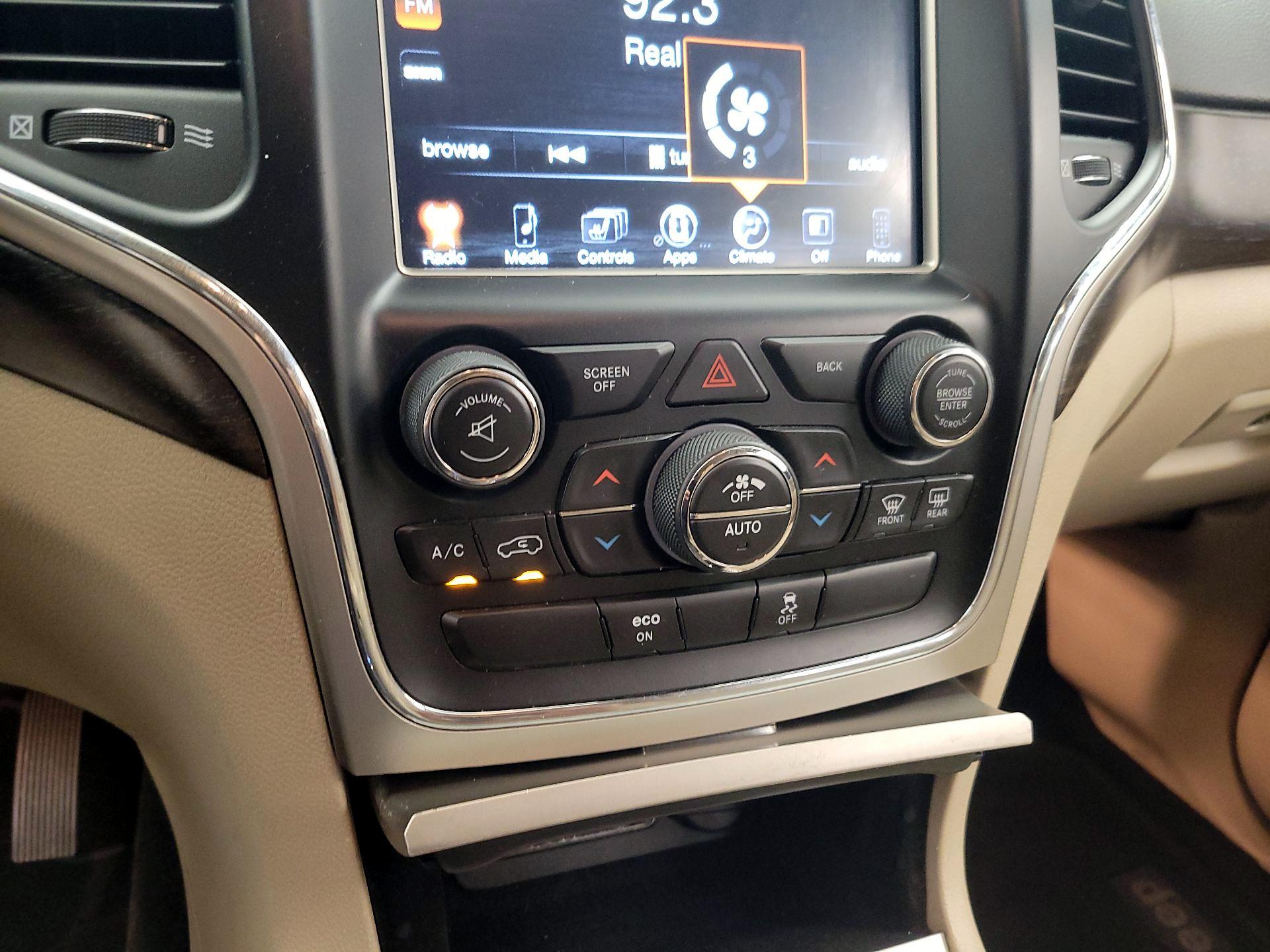 Thumbnail: 2014 Jeep Grand Cherokee - 16