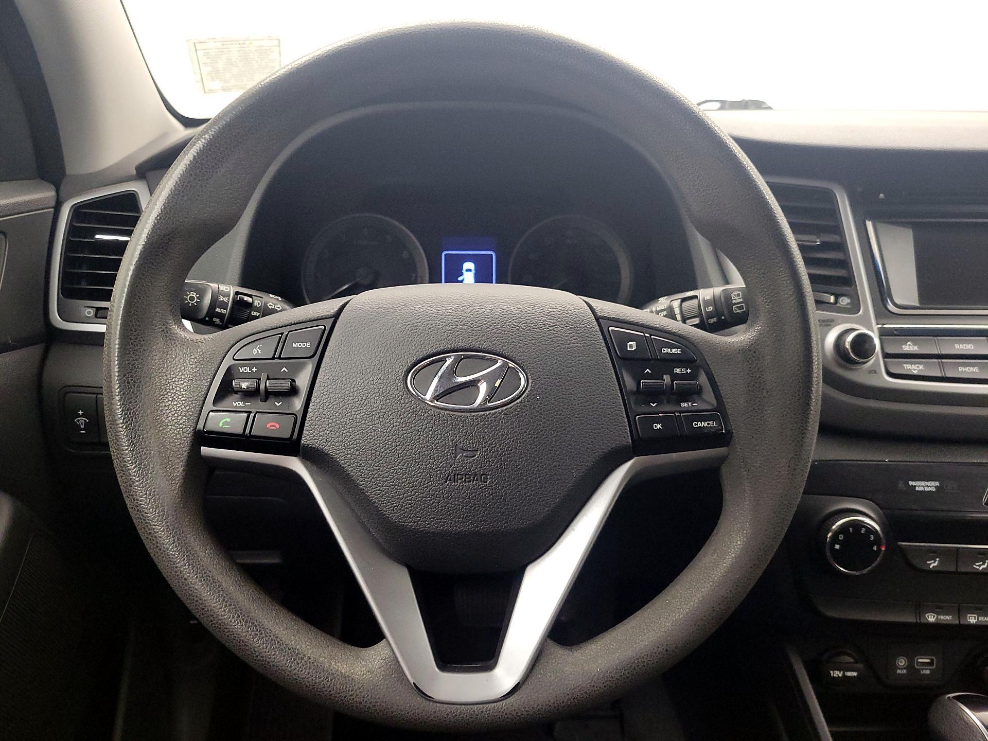 Thumbnail: 2016 Hyundai Tucson - 10