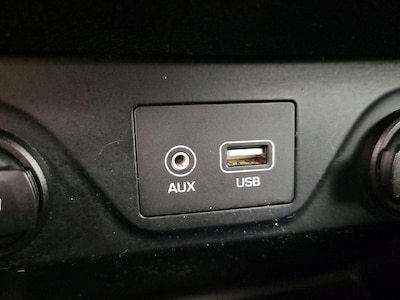USB/AUX Ports