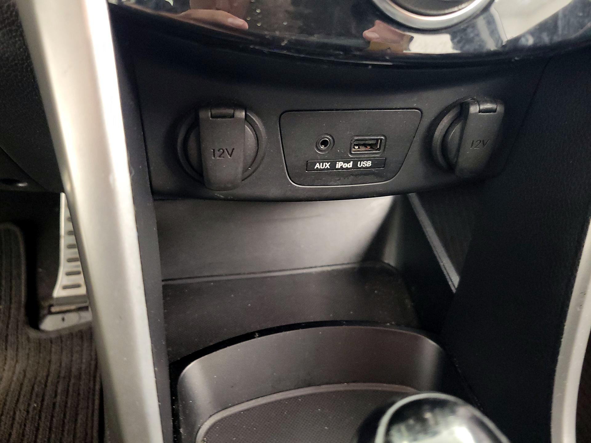 Thumbnail: 2014 Hyundai Elantra - 16
